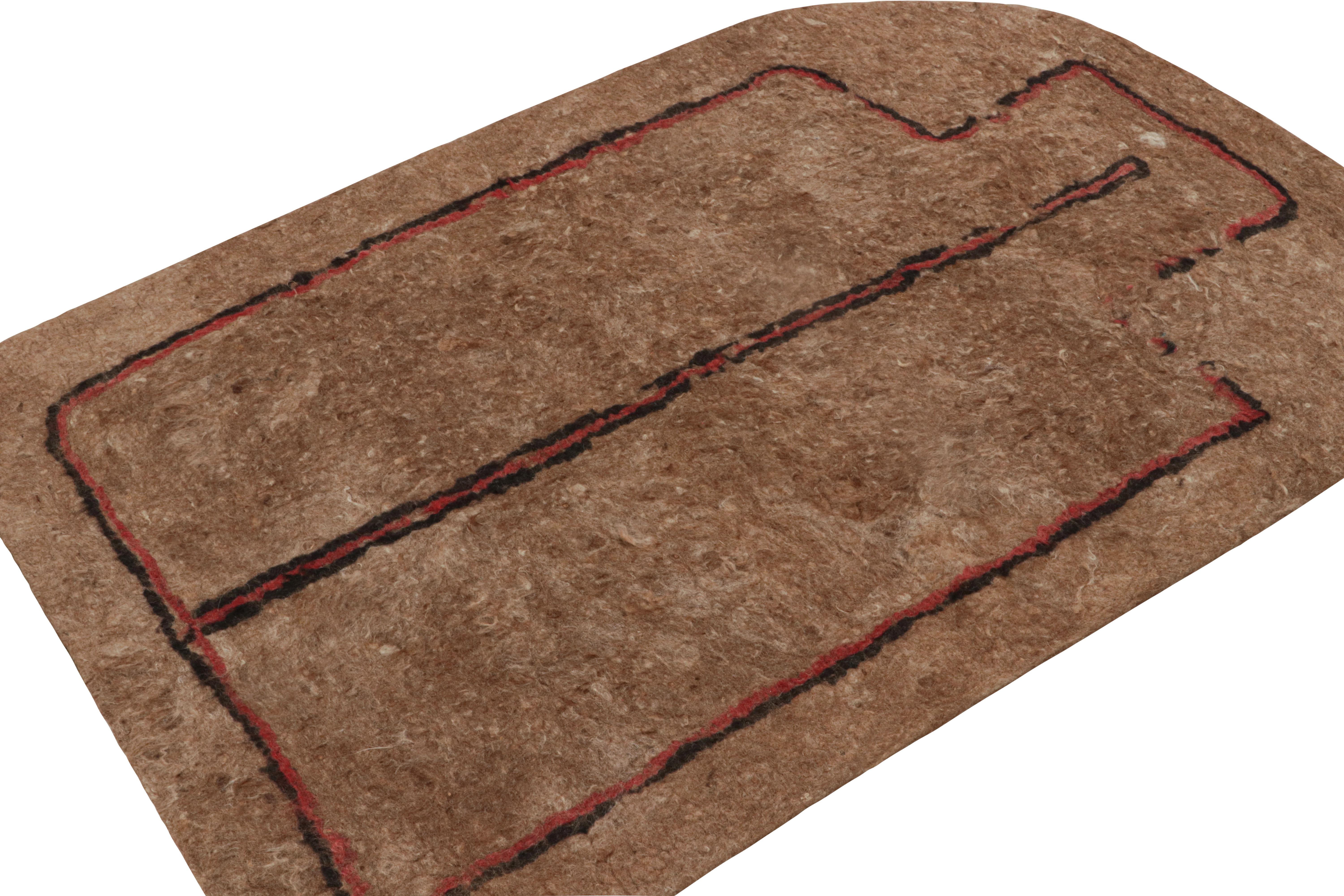 Persischer Filzteppich in Braun mit geometrischem Muster von Teppich & Kilim (Stammeskunst) im Angebot