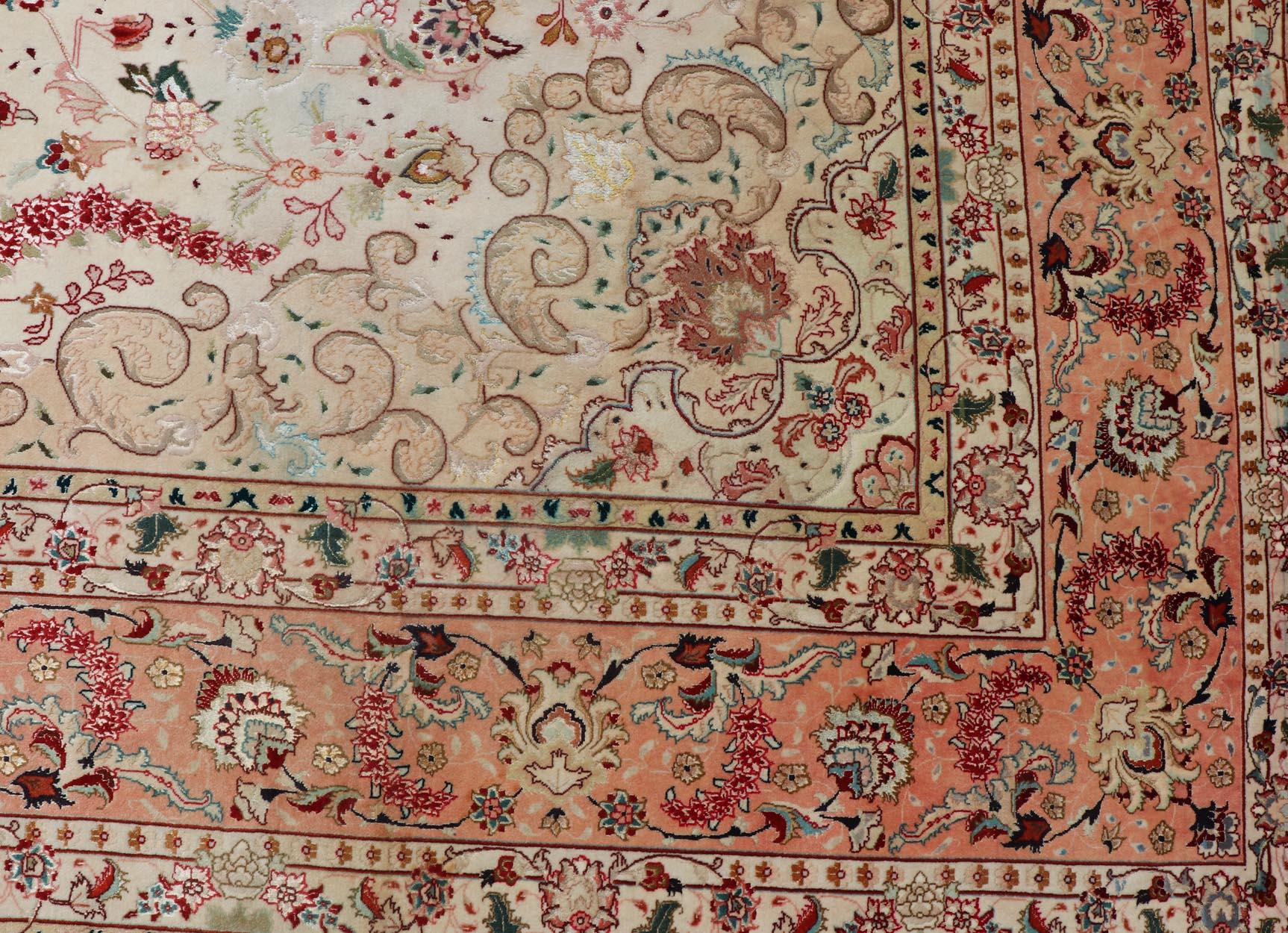  Vintage Persian Fine Tabriz Rug with Floral Medallion Design in Wool And Silk For Sale 1