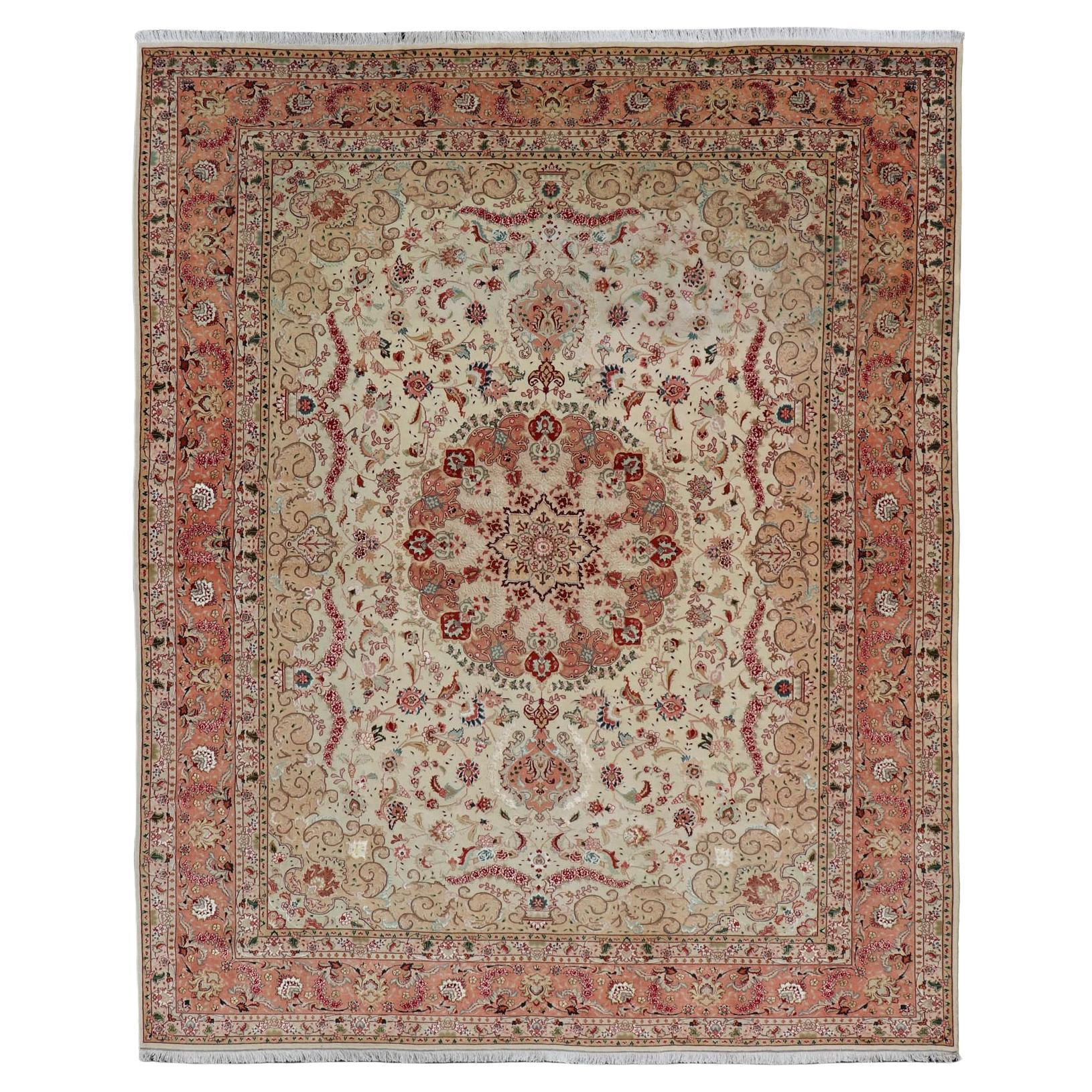  Persischer feiner Täbris-Teppich im Vintage-Stil mit floralem Medaillon-Design aus Wolle und Seide