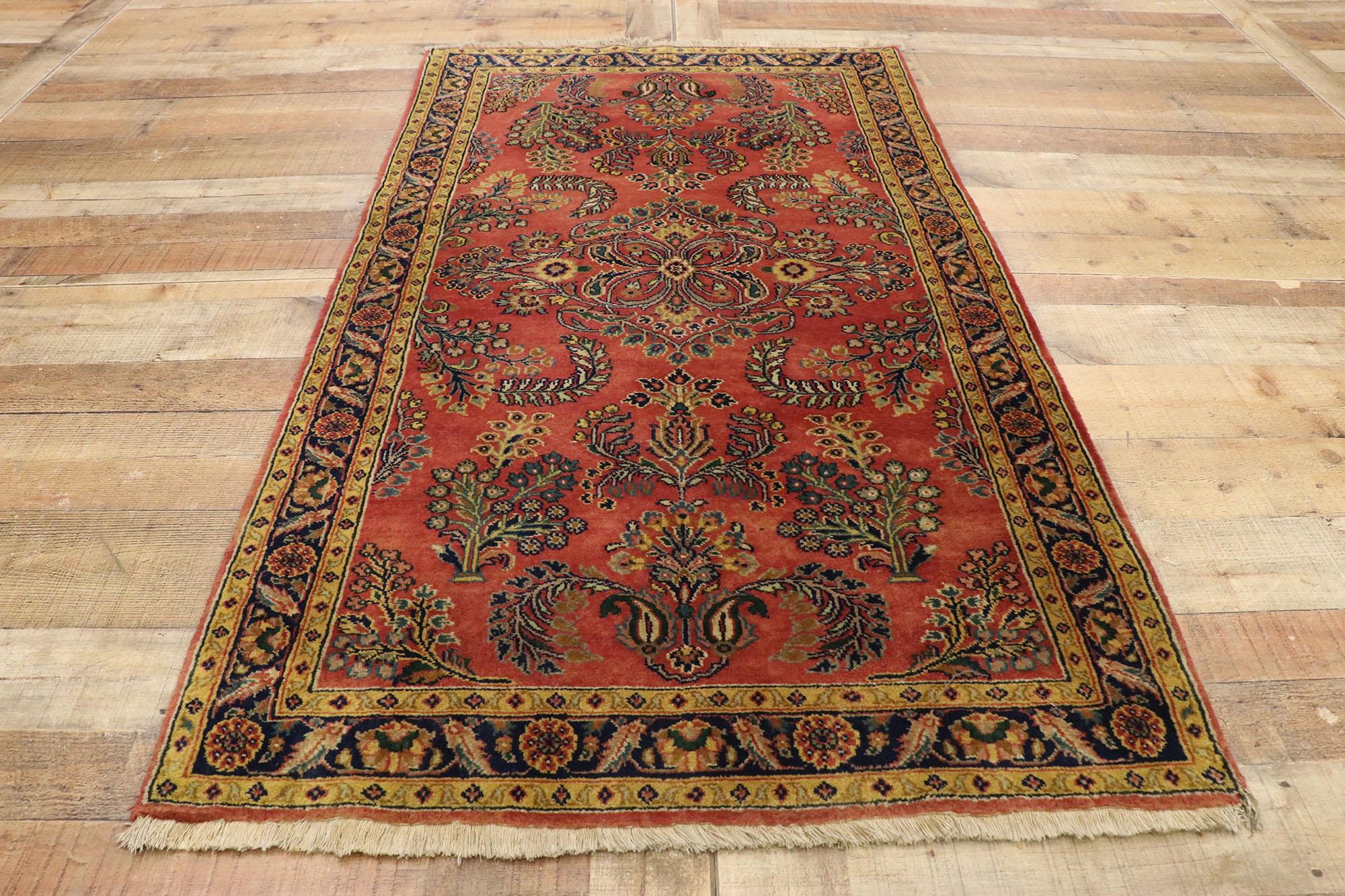 Persischer geblümter Sarouk-Teppich im traditionellen englischen Tudor-Stil, Vintage (Wolle) im Angebot