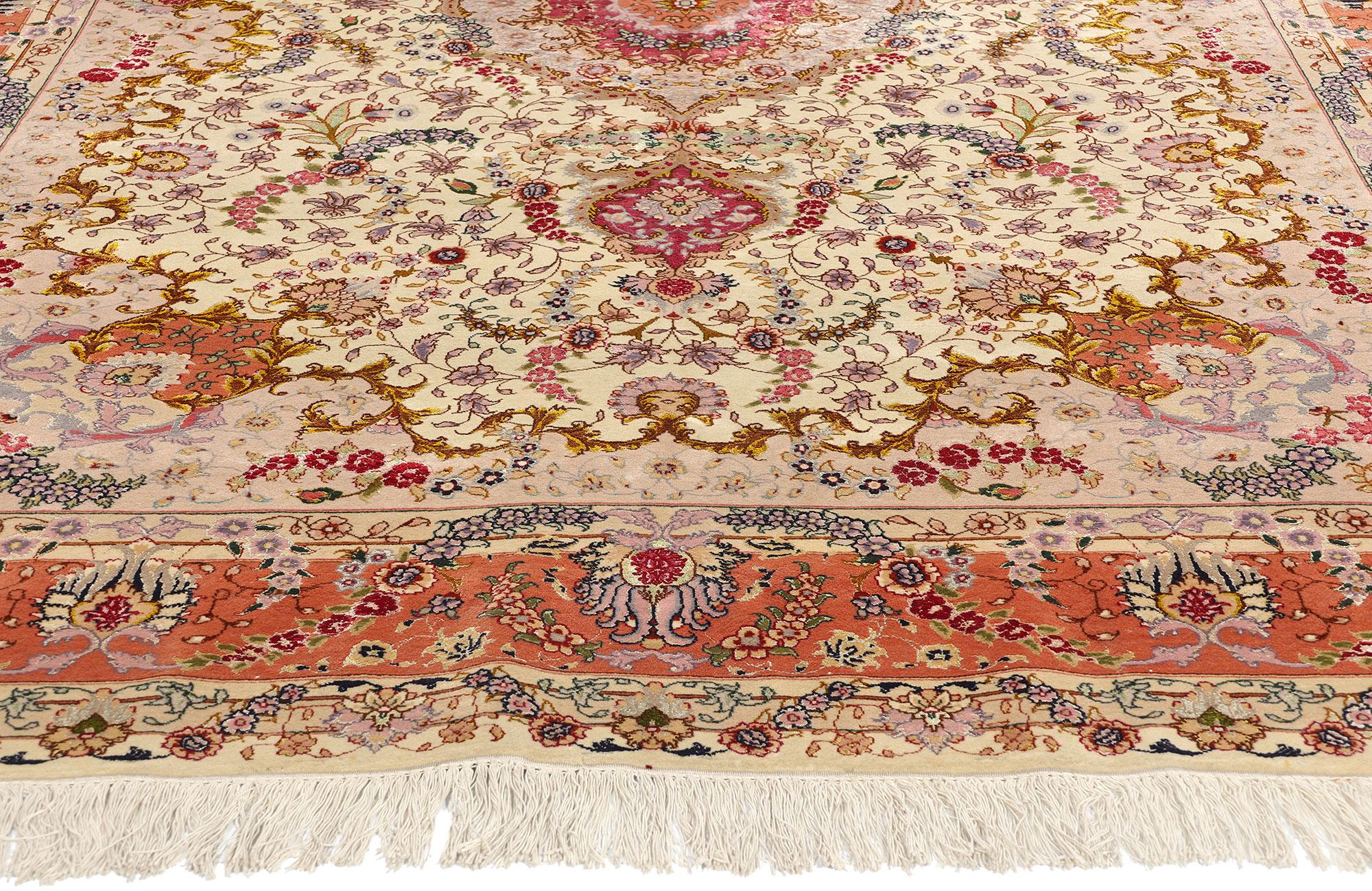 Persiano Tappeto persiano floreale Tabriz d'epoca in lana e seta in vendita