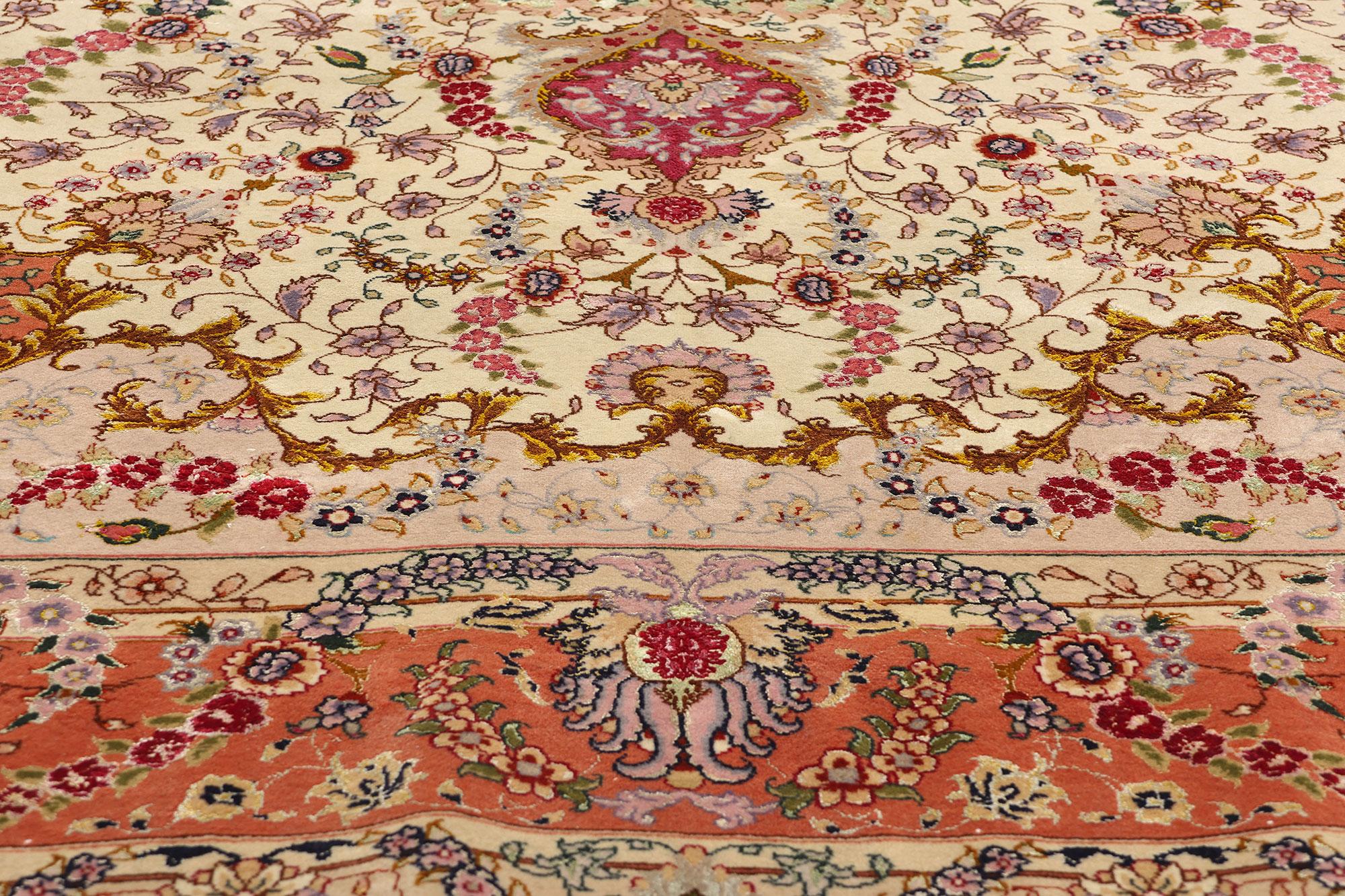 Annodato a mano Tappeto persiano floreale Tabriz d'epoca in lana e seta in vendita