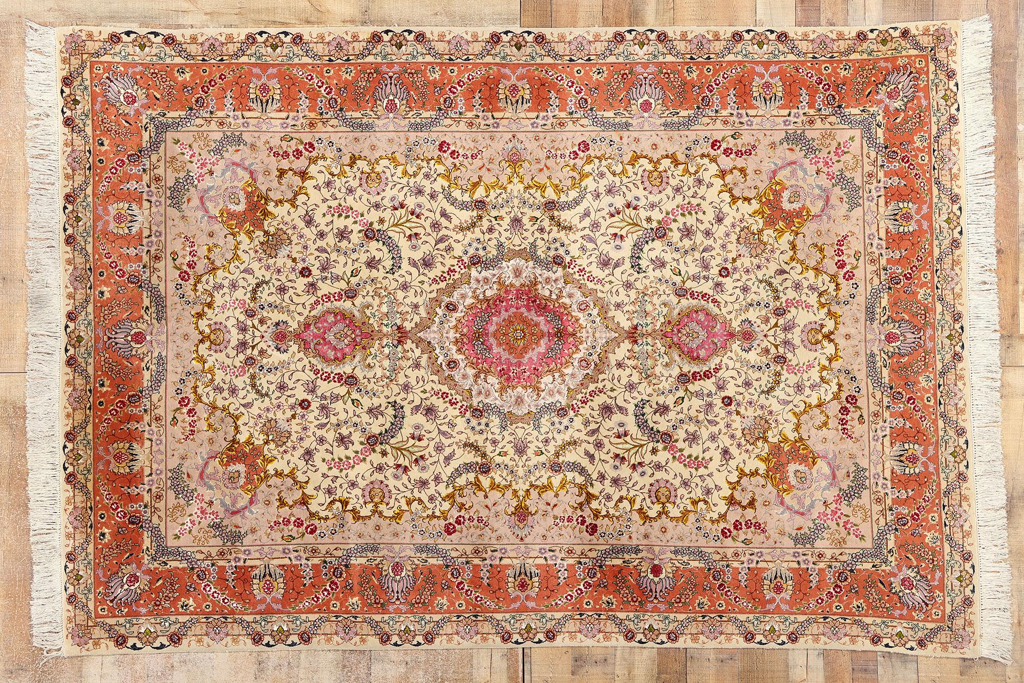 Tappeto persiano floreale Tabriz d'epoca in lana e seta in vendita 1