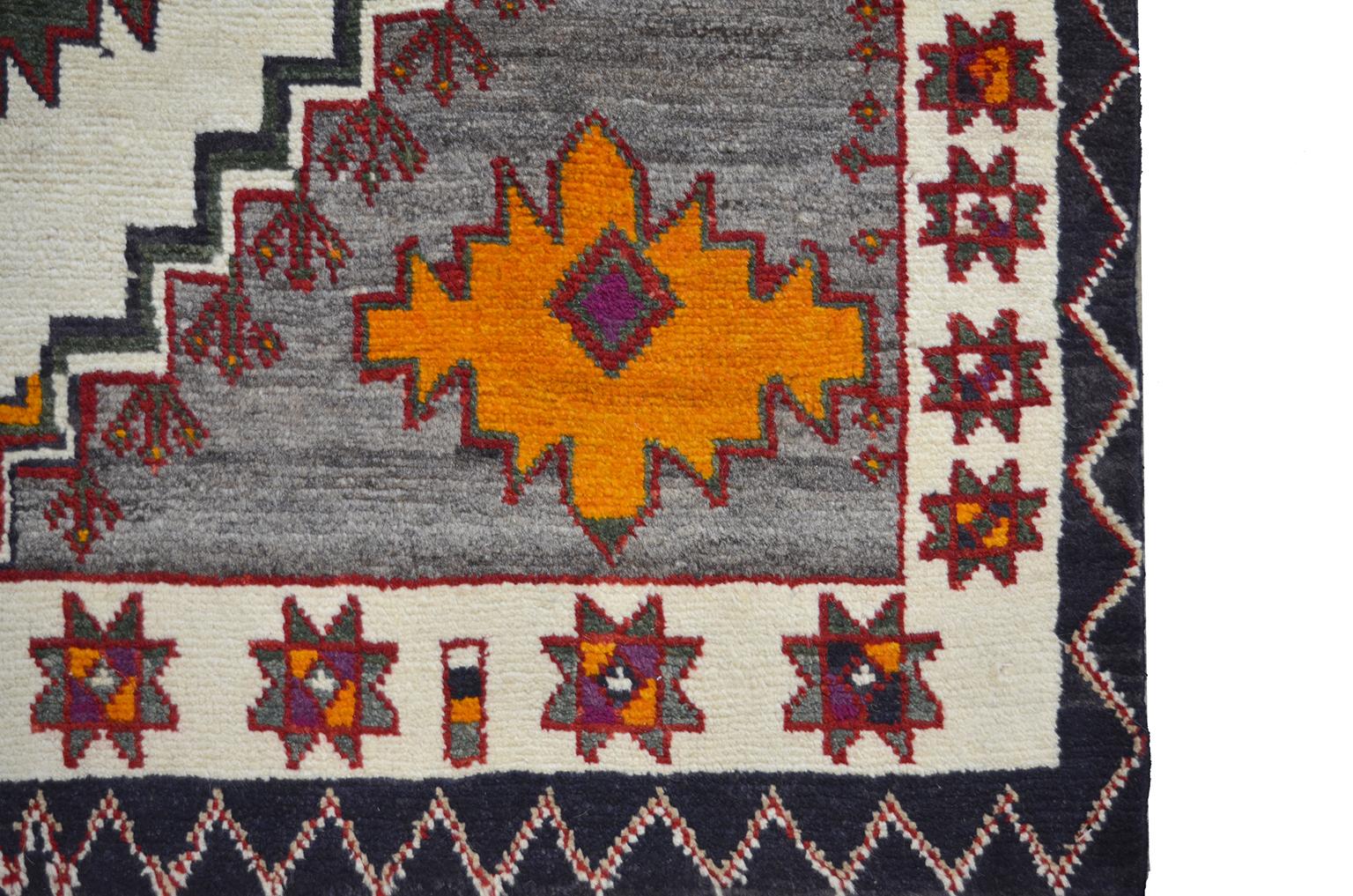 Vintage 1940s Persian Gabbeh Tribal Rug, Wool, 4' x 7' For Sale 1