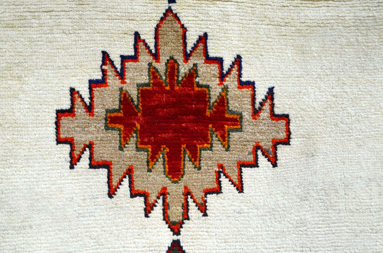 Persischer Gabbeh Stammeskunst-Teppich, Wolle, 4' x 7', 1940er Jahre, Vintage im Angebot 3
