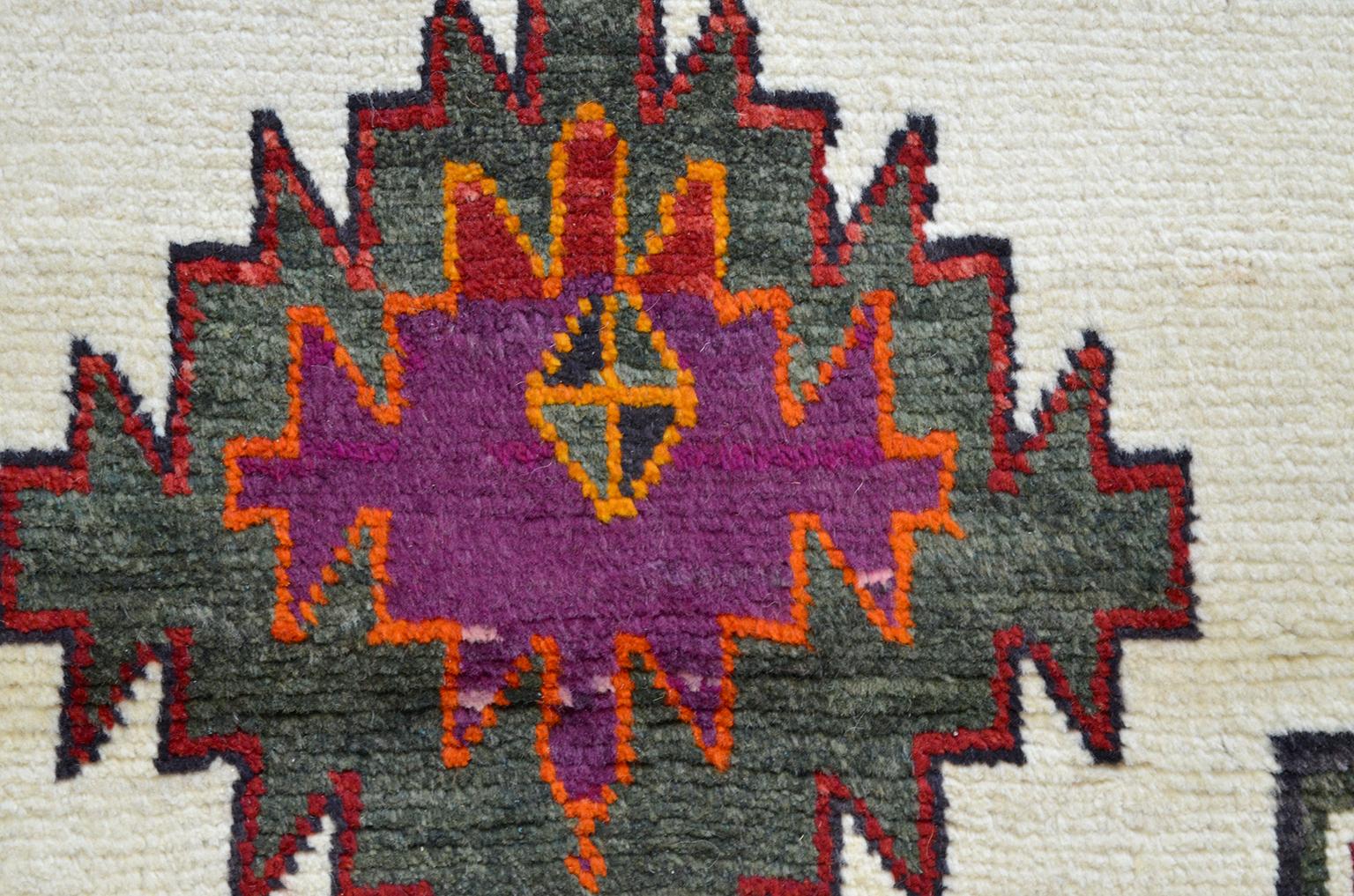 Tapis tribal persan Gabbeh des années 1940, laine, 4' x 7' en vente 1