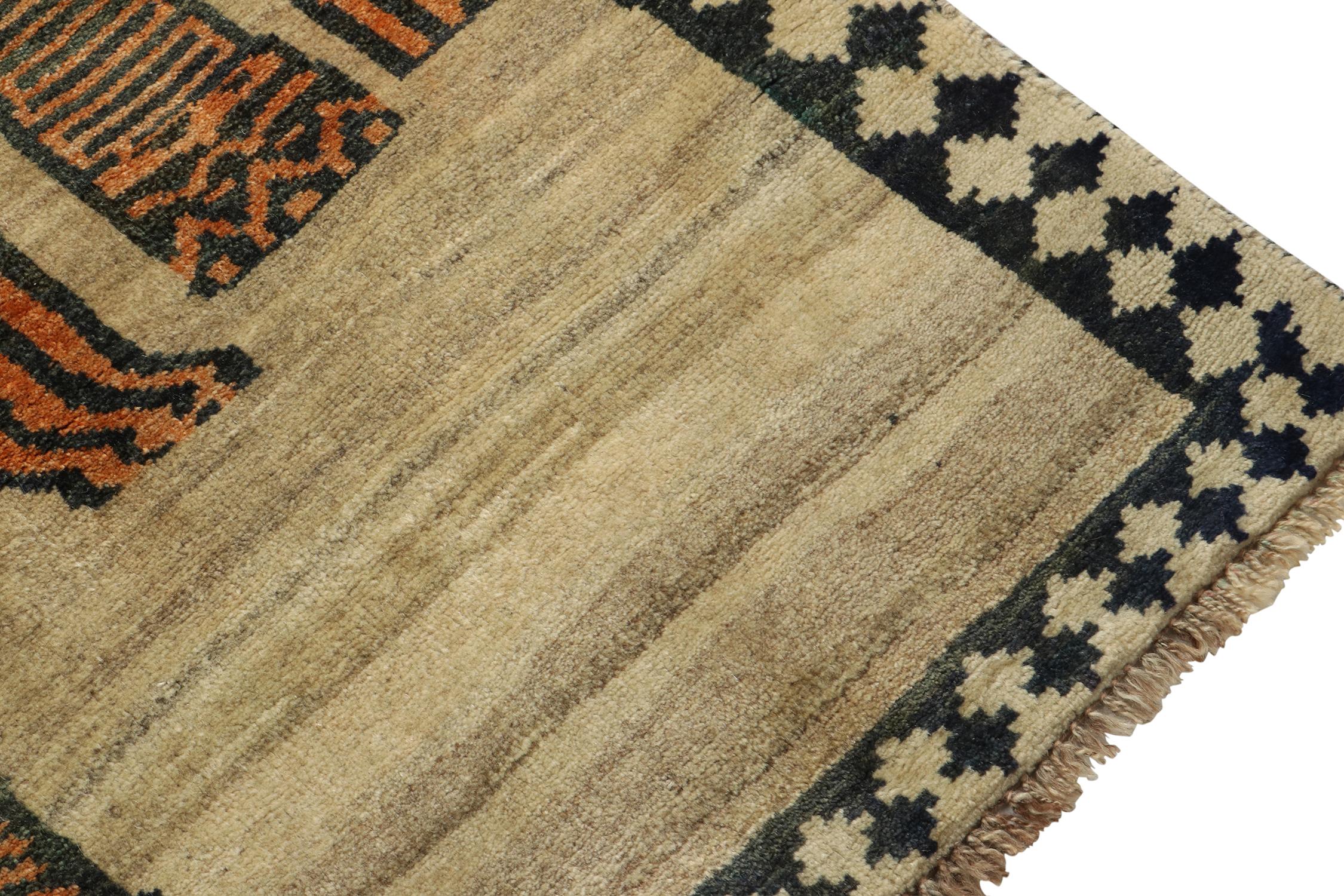 Noué à la main Tapis persan Gabbeh vintage beige, orange, graphique tigre par Rug & Kilim en vente