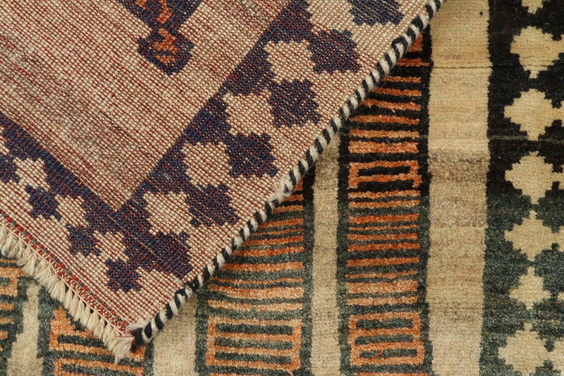 Milieu du XXe siècle Tapis persan Gabbeh vintage beige, orange, graphique tigre par Rug & Kilim en vente