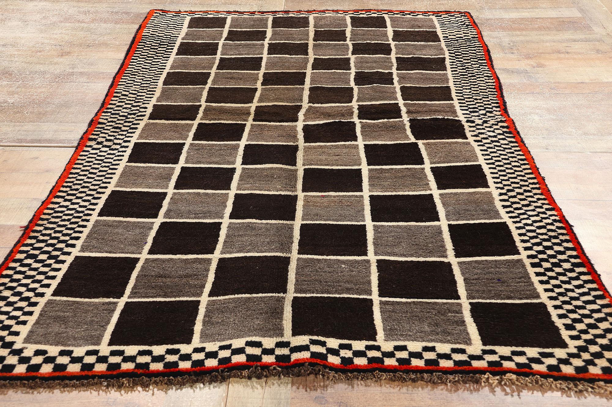 Laine Tapis persan Gabbeh vintage à damier en vente