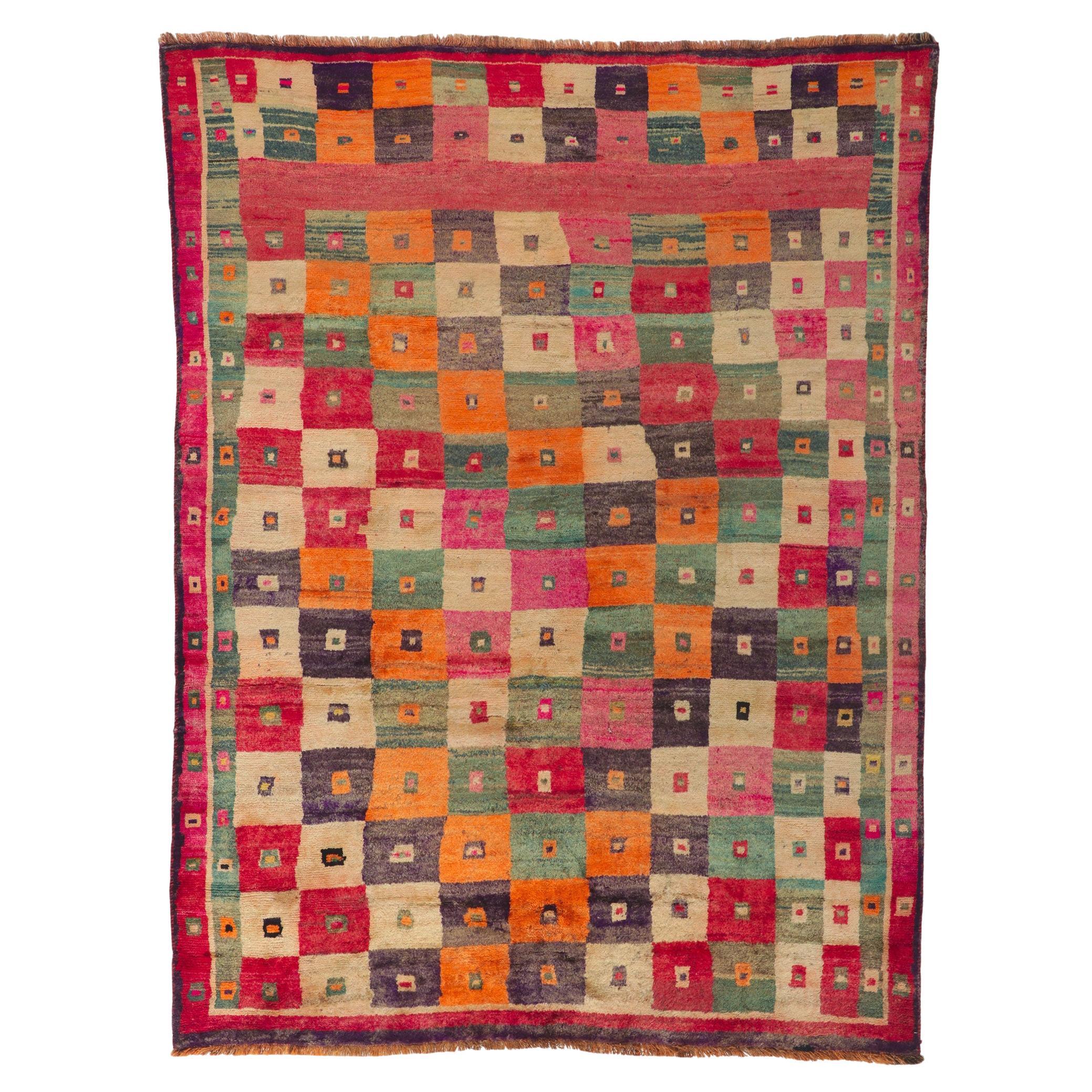Persischer Gabbeh-Teppich im Vintage-Stil mit kariertem Muster, inspiriert von Karl Benjamin im Angebot