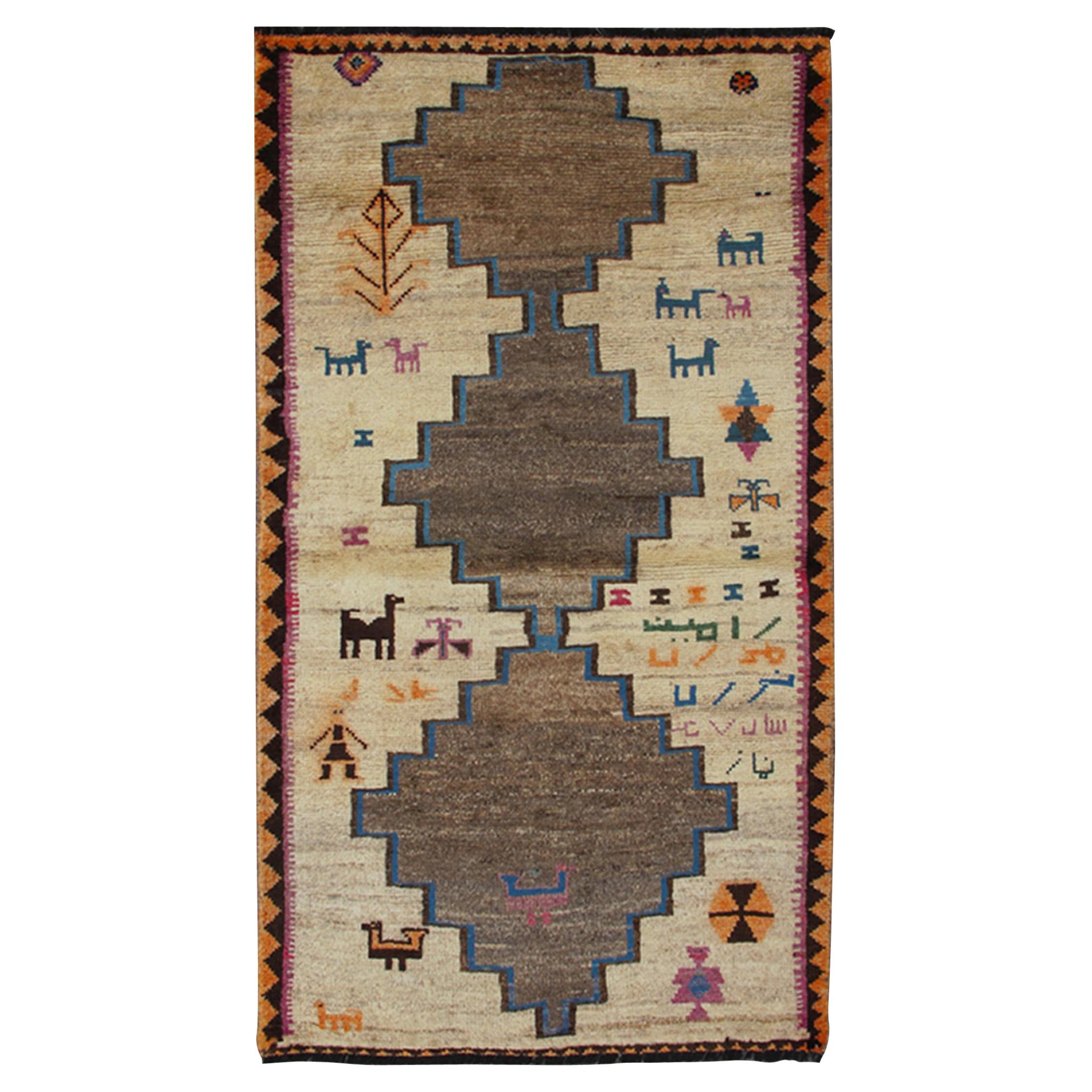 Persischer Gabbeh-Teppich im Vintage-Stil mit Stammesmotiv, Medaillons und Stammesfiguren