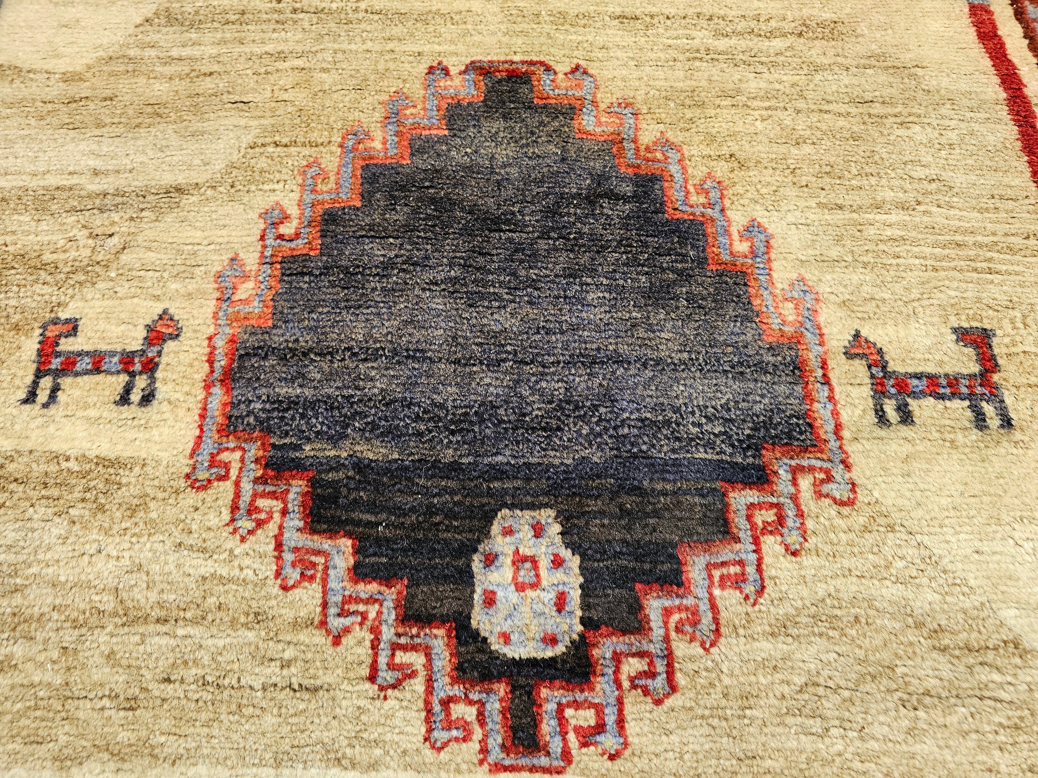 Tappeto tribale persiano vintage Gabbeh in vendita 1