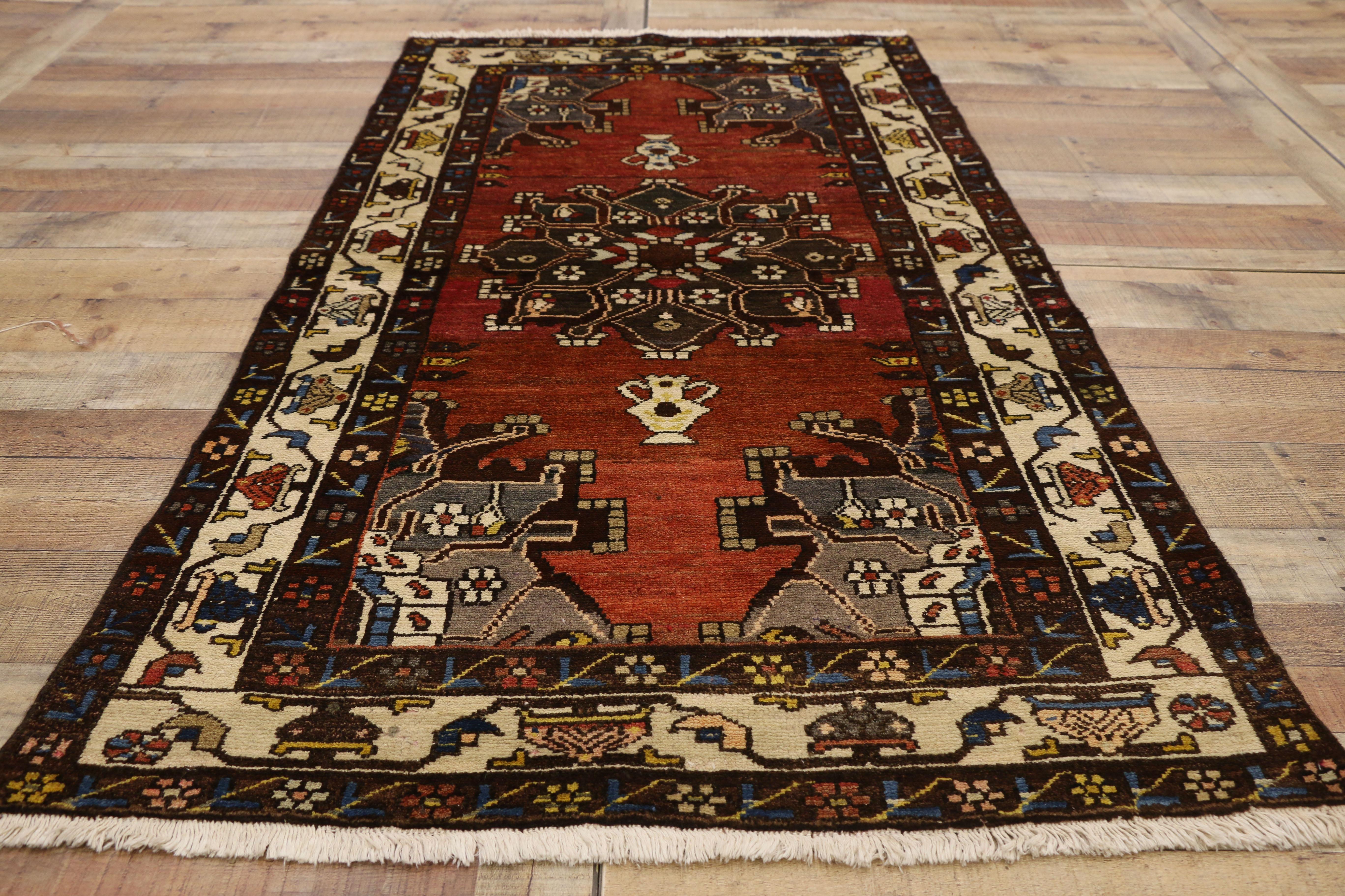 Persischer Hamadan-Akzentteppich im Vintage-Stil für Foyer, Küche, Badezimmer oder Eingangsbereich (Wolle) im Angebot