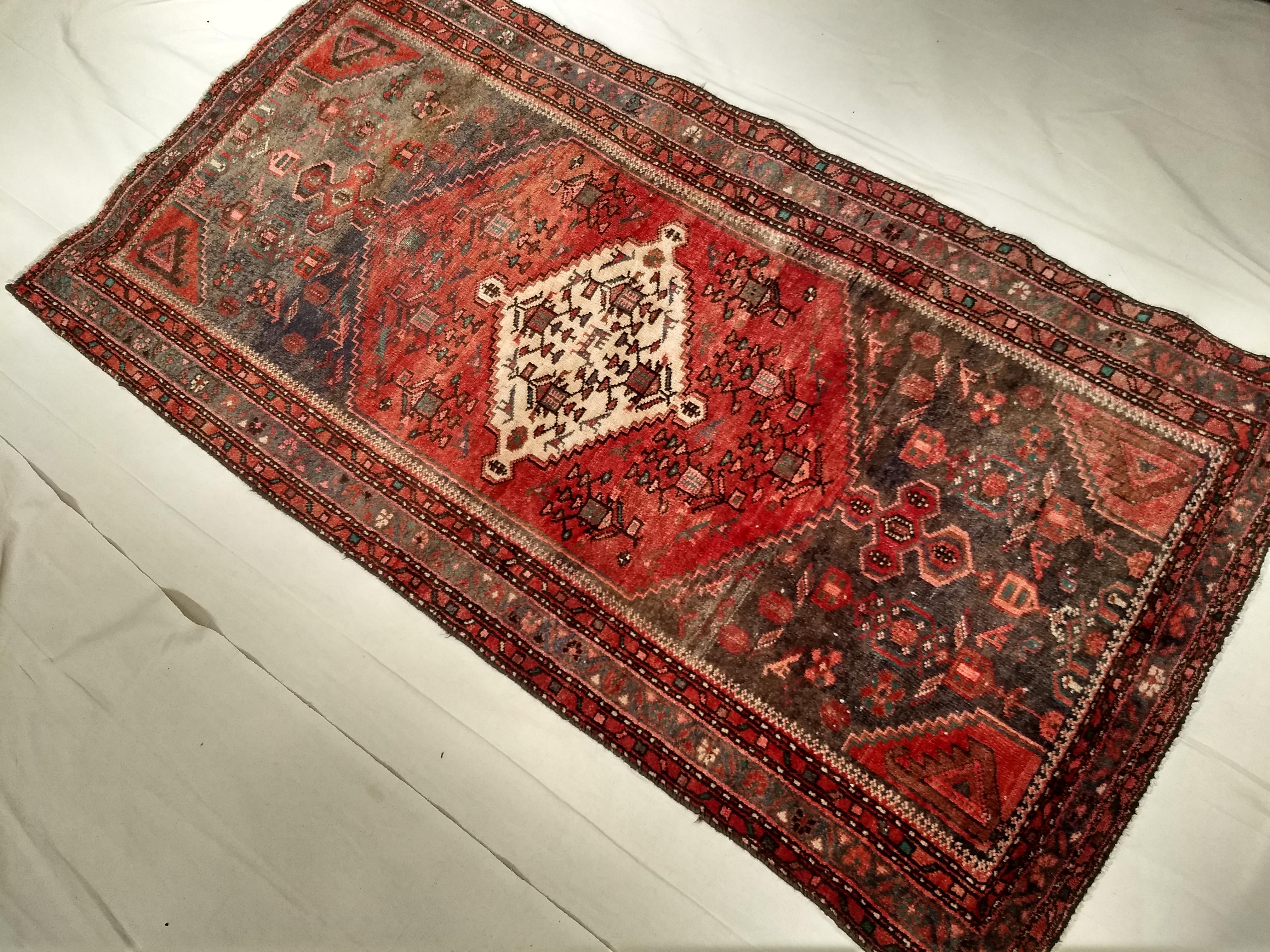 Vintage Persian Hamadan Area Rug  in Medallion Pattern in Moss Green, Red, Ivory For Sale 1
