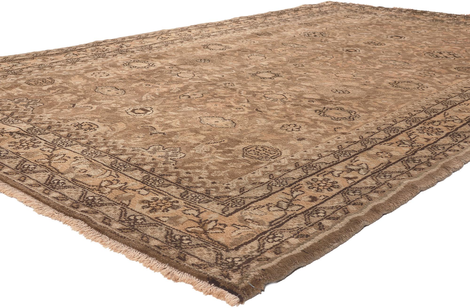 76186 Vintage Persian Hamadan Rug, 05'10 x 10'04. Dieser handgeknüpfte persische Hamadan-Teppich aus Wolle im Vintage-Stil ist warm und einladend, mit unglaublichen Details und Texturen. Er strahlt einen zeitlosen Reiz mit einem Hauch von