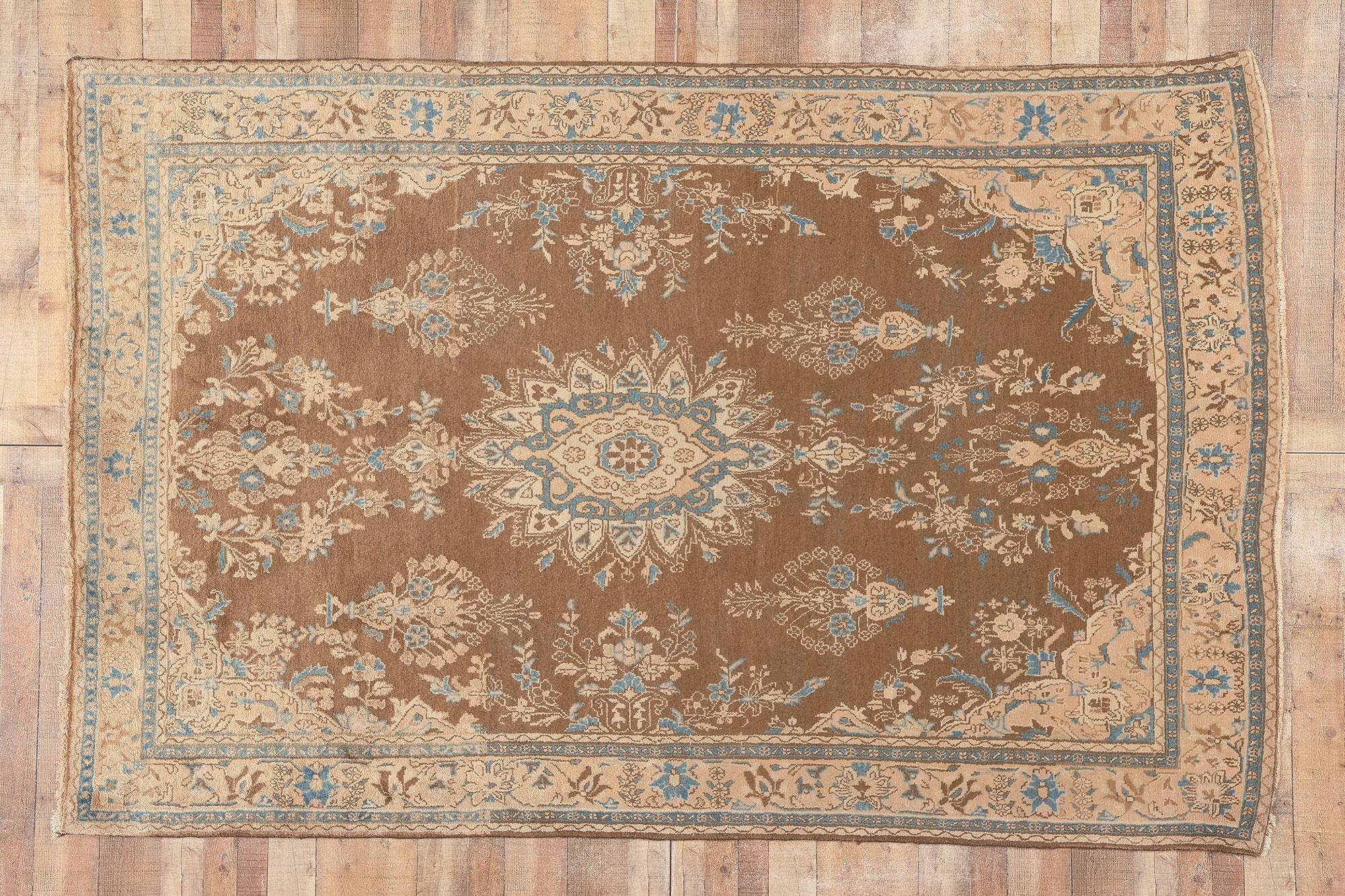Altpersischer Hamadan Sarouk Teppich, Classic Elegance trifft auf nostalgischen Charme im Angebot 1