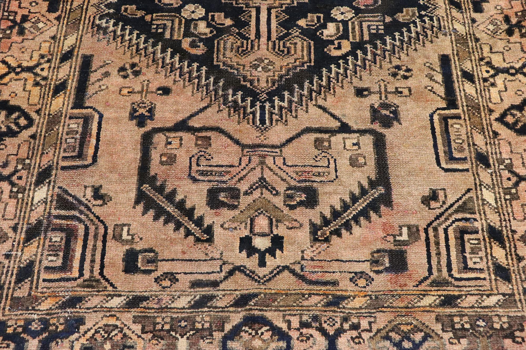 Persischer Hamadan-Teppich im modernen Stammesstil, moderner Stil (Handgeknüpft) im Angebot