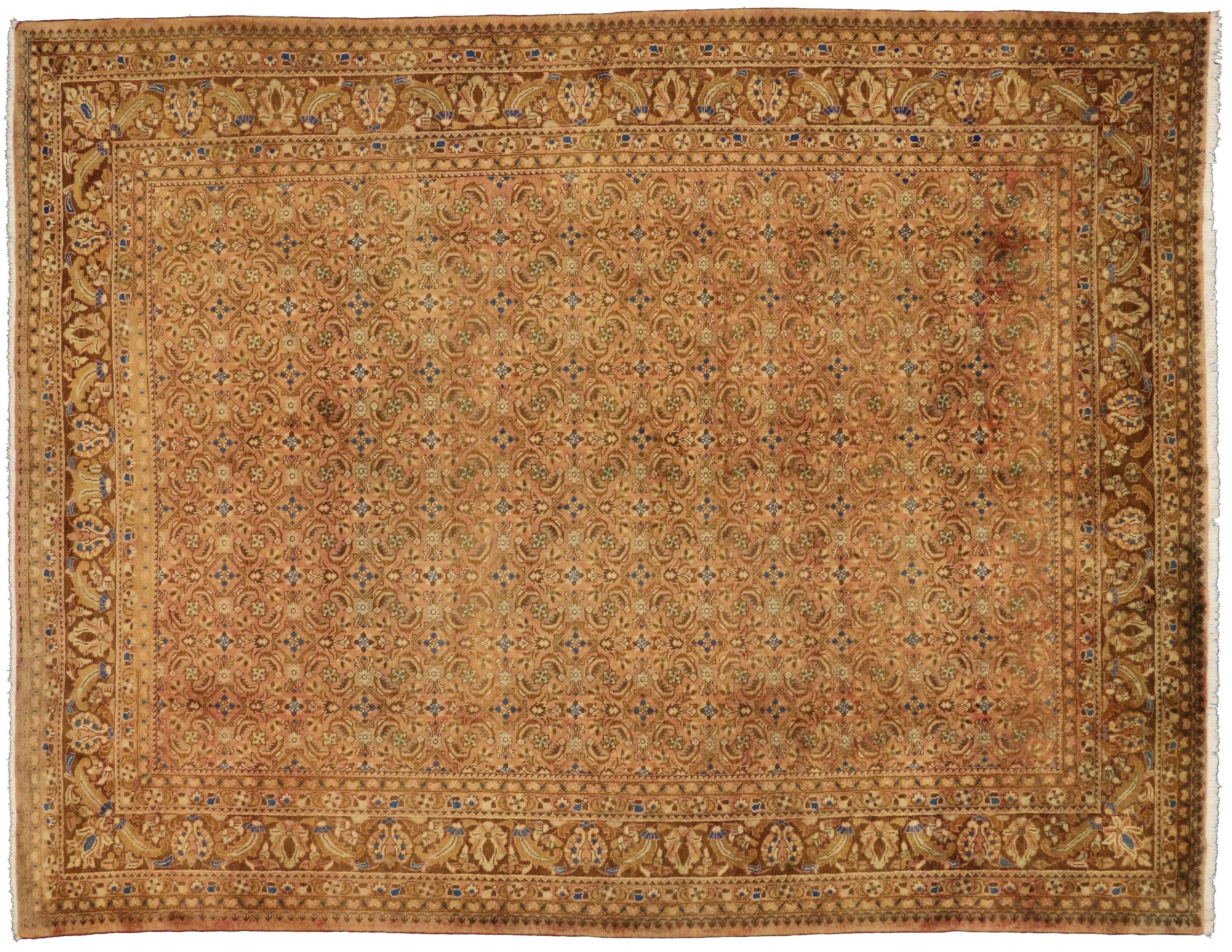 Vintage Persian Hamadan Rug with Victorian Style, Warm and Neutral Colors In Good Condition For Sale In Dallas, TX