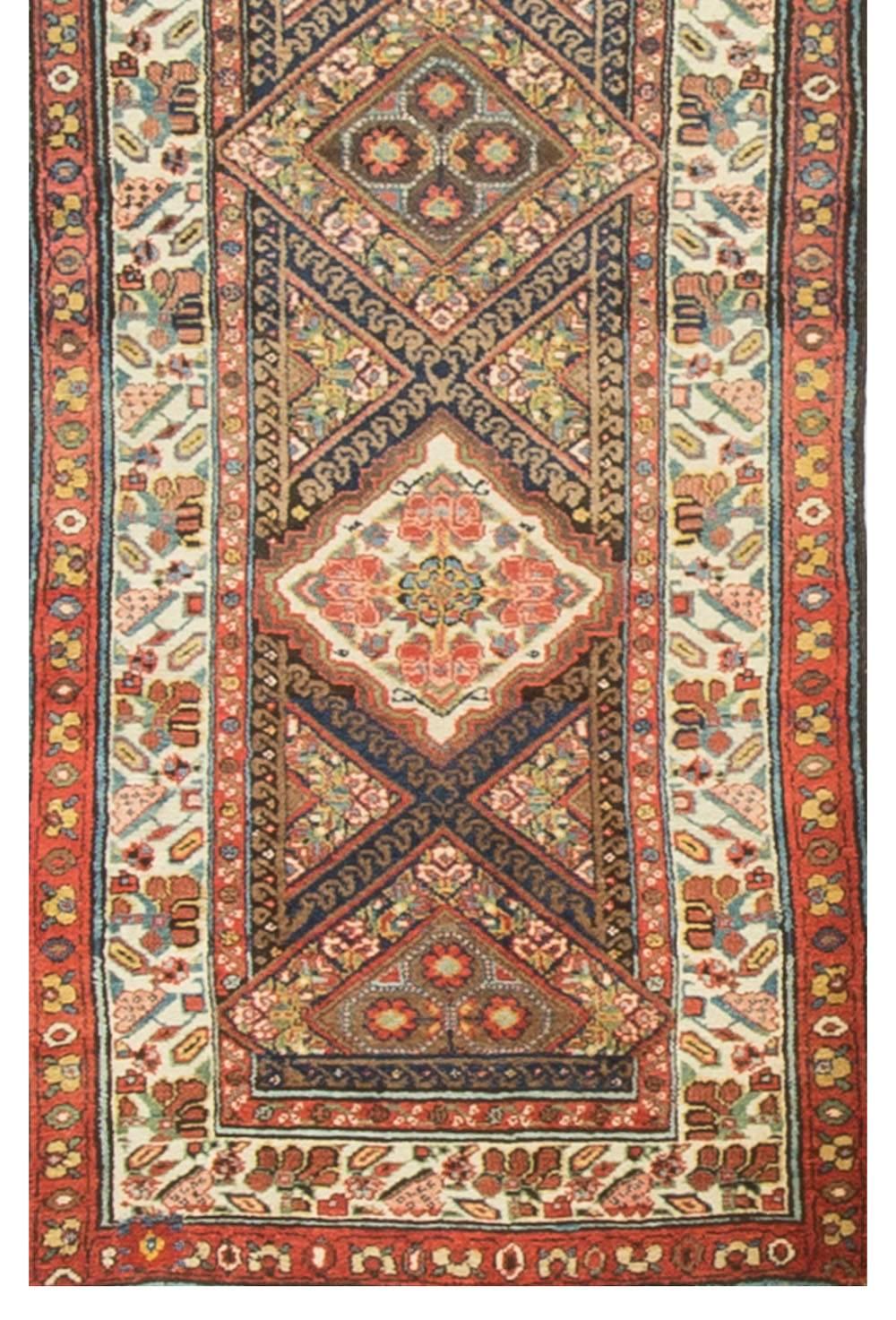 Persiano Runner persiano vintage di Hamadan, 1920 circa  3'2 x 12' in vendita