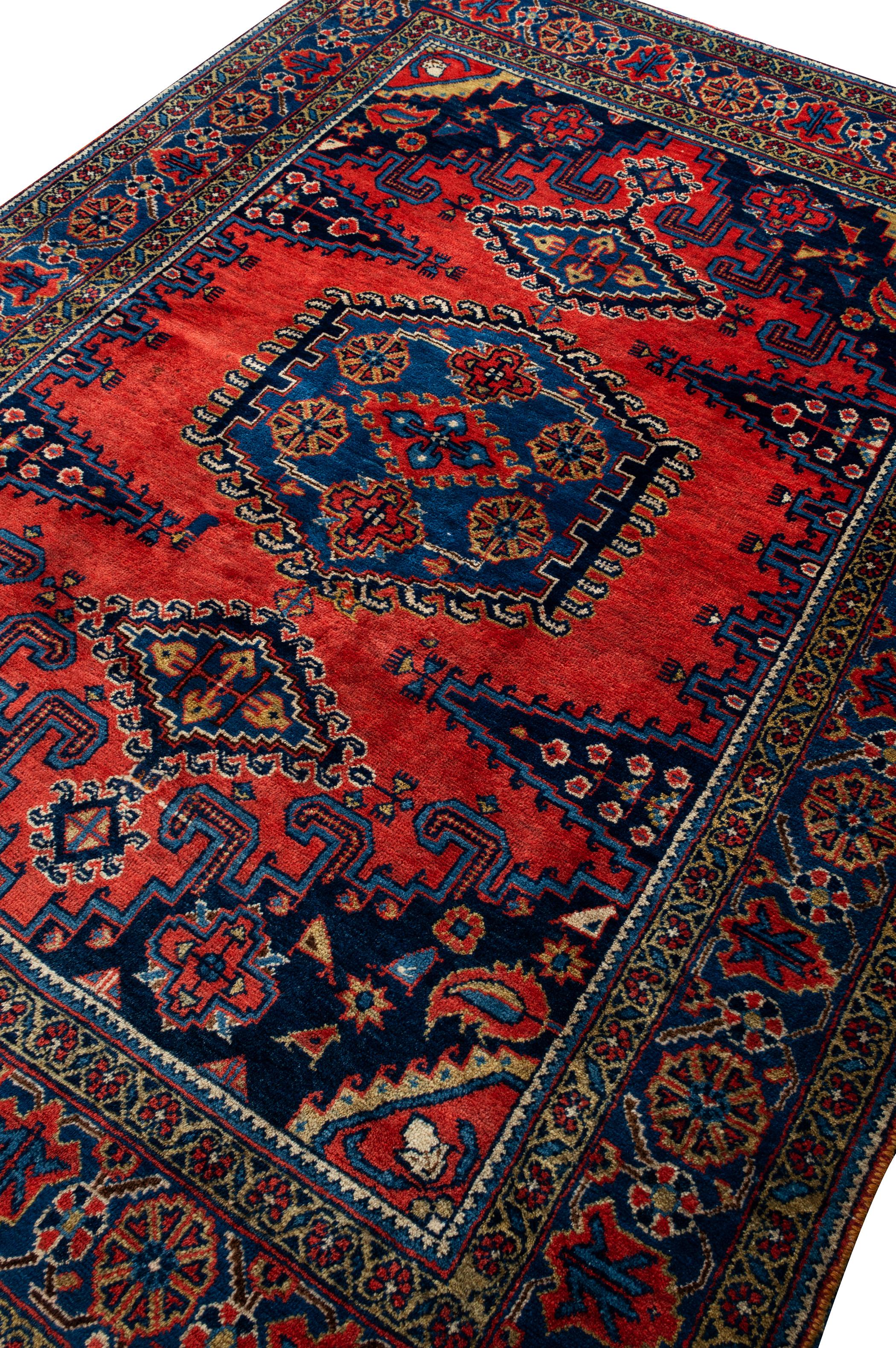 Vintage Persian Hamadan Wiss Hand-Knotted Rug Geometric Central Medallion C.1950 In Good Condition For Sale In London, GB