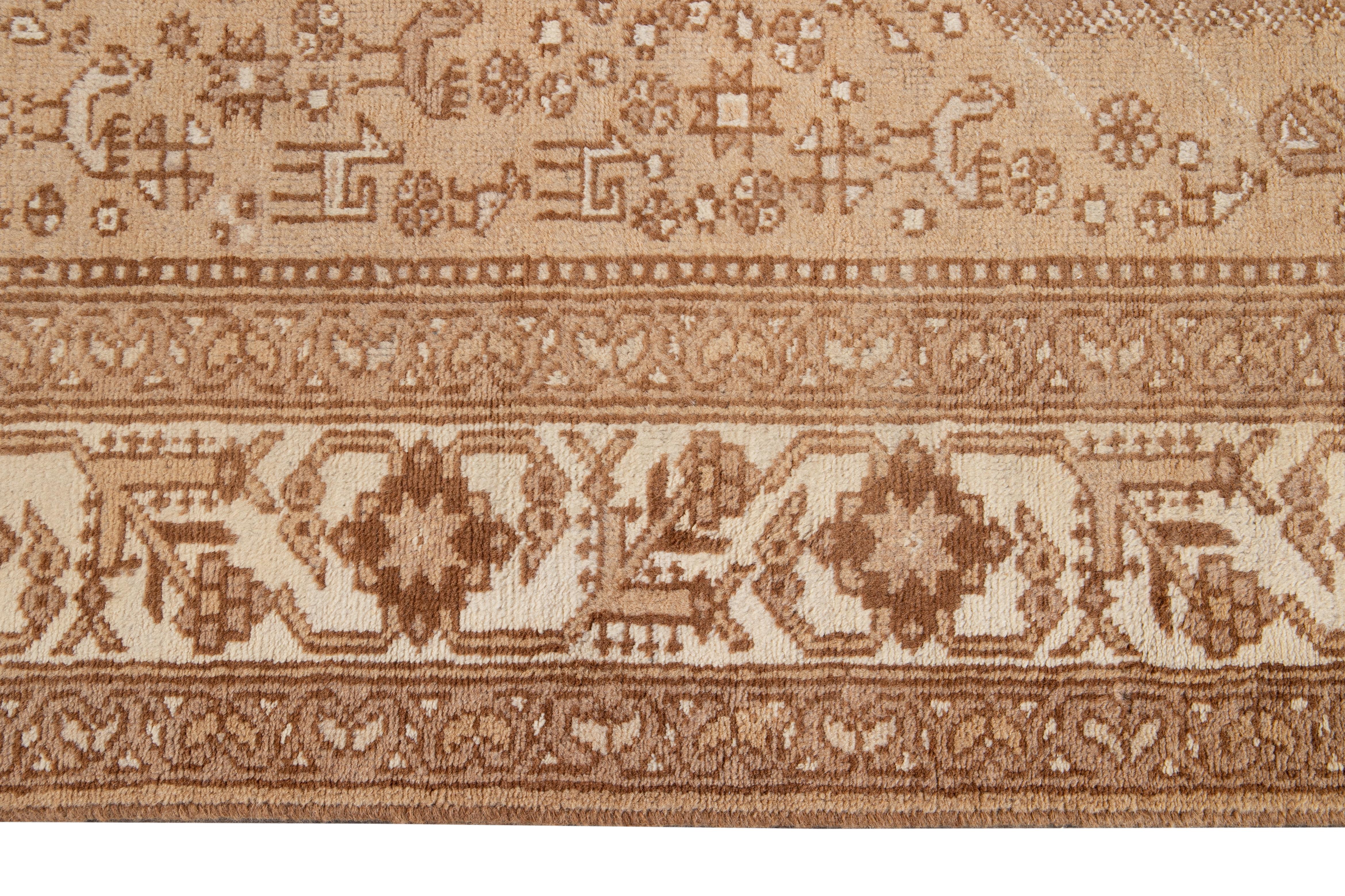 Vintage persischen Hamadan Wolle Teppich handgefertigt mit Allover-Design in Beige Tan Farbe im Zustand „Hervorragend“ im Angebot in Norwalk, CT