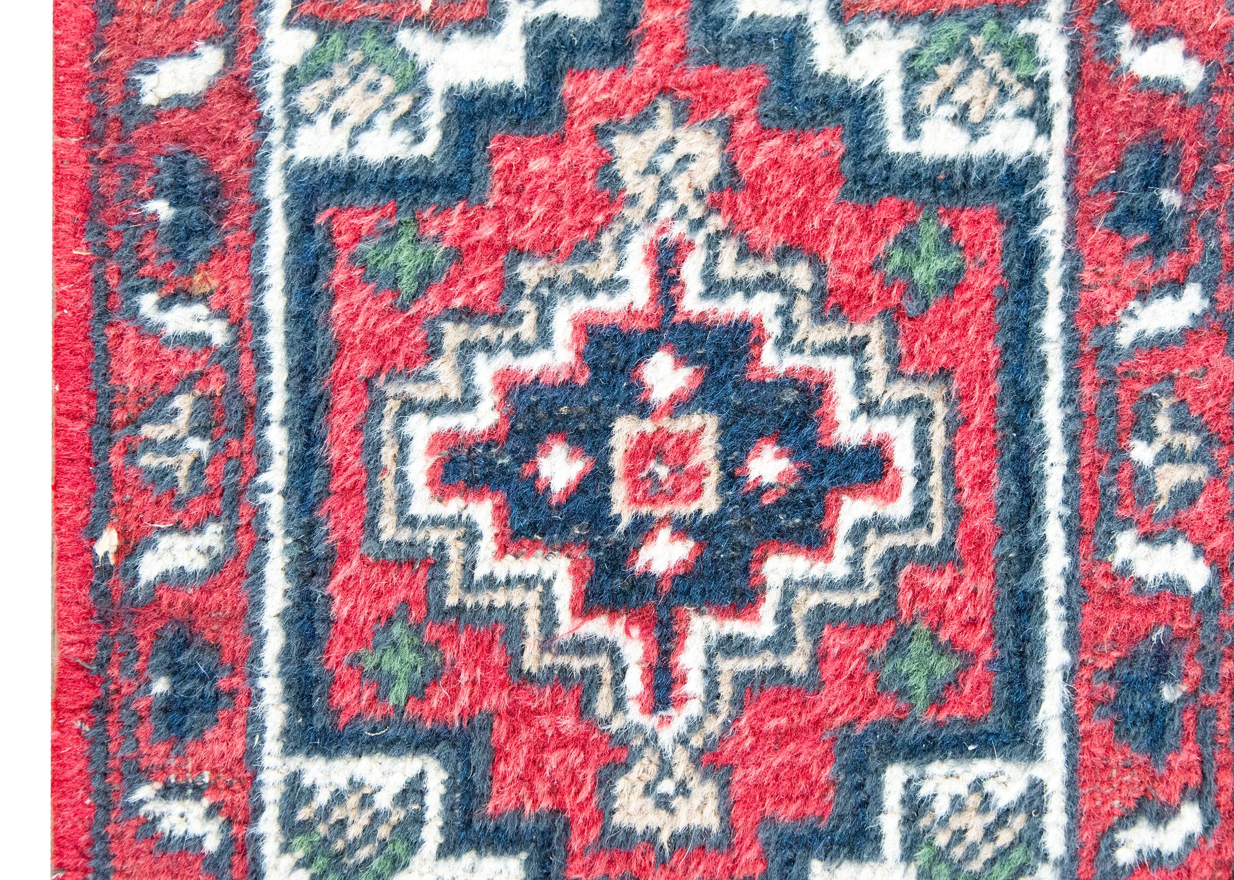 Tappeto persiano vintage Hamandan In condizioni buone in vendita a Chicago, IL