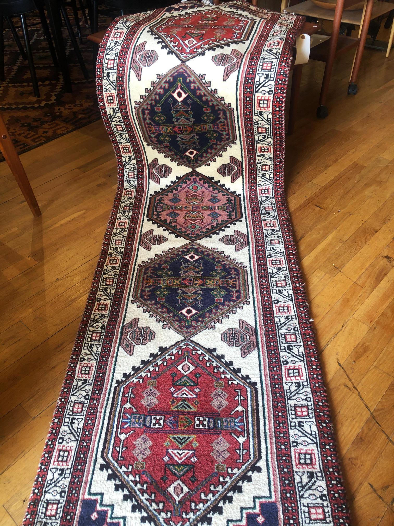Persischer Vintage Ardabil Teppich Läufer im Angebot 6