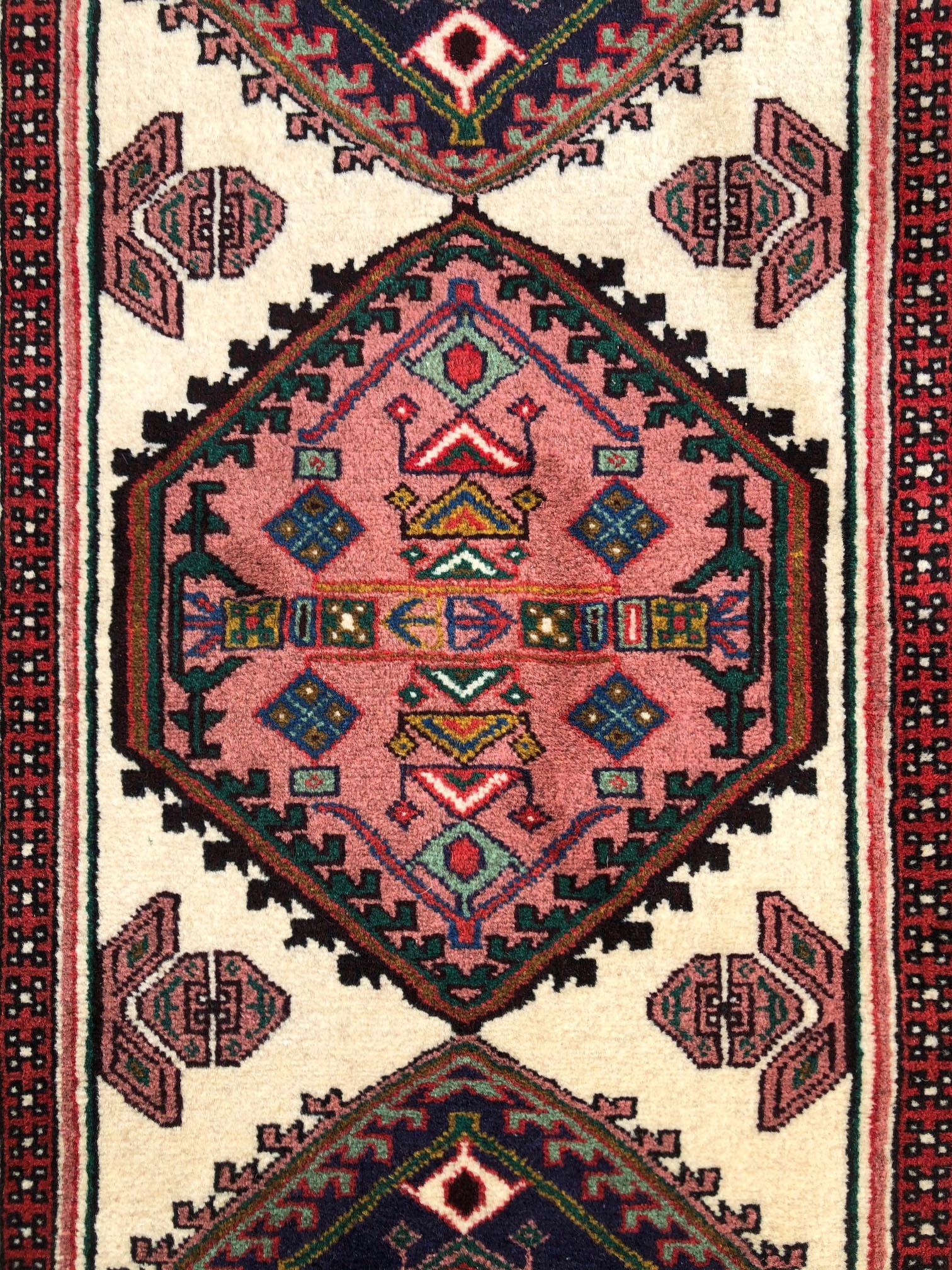 Persischer Vintage Ardabil Teppich Läufer (Handgeknüpft) im Angebot