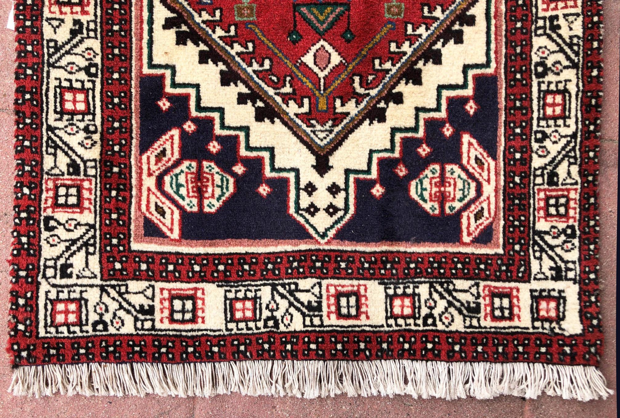Persischer Vintage Ardabil Teppich Läufer im Angebot 2