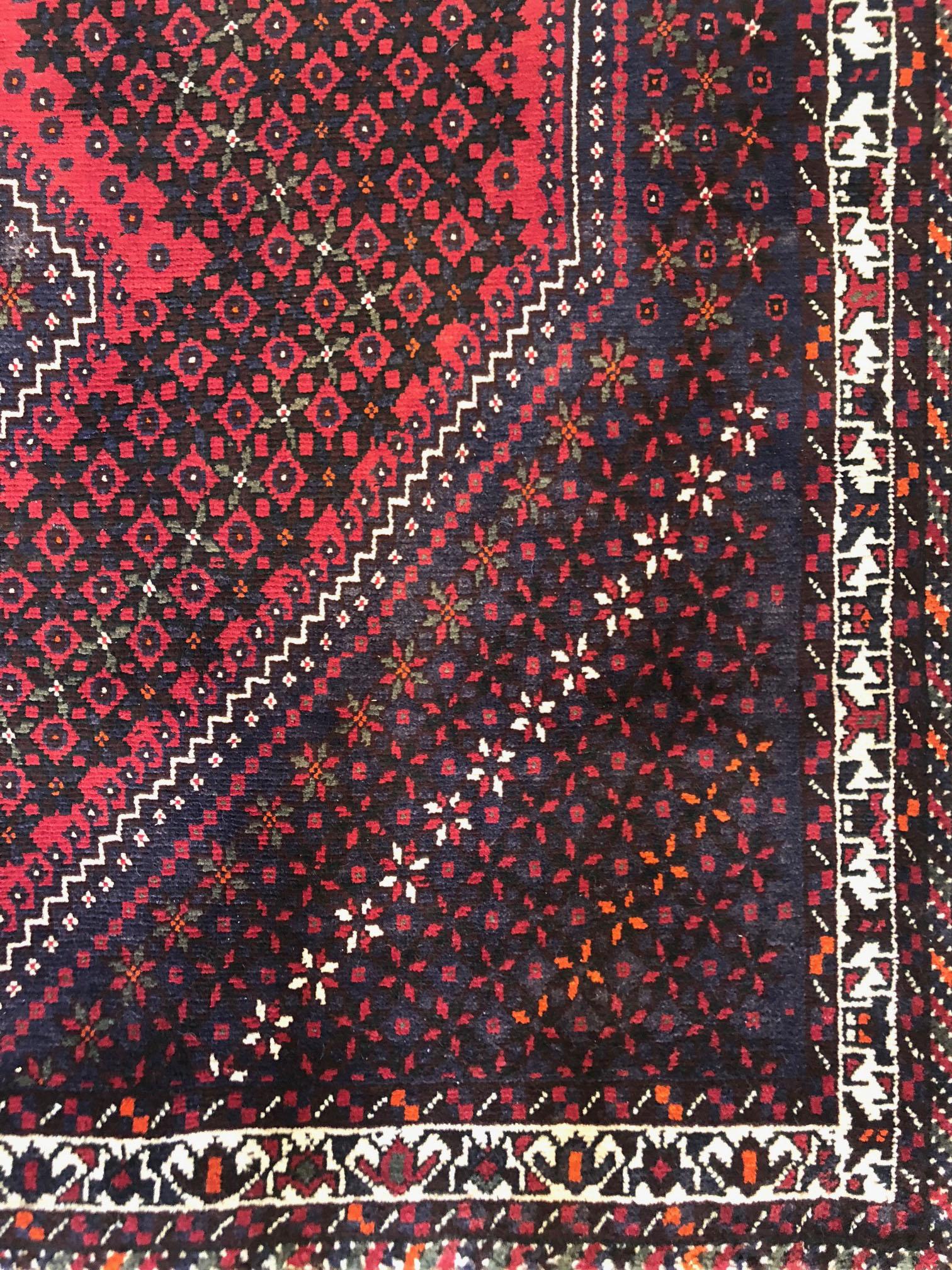 Vintage Persian Hand Knotted Tribal Red Repeated Medallion Shiraz Rug circa 1960 In Good Condition For Sale In San Diego, CA