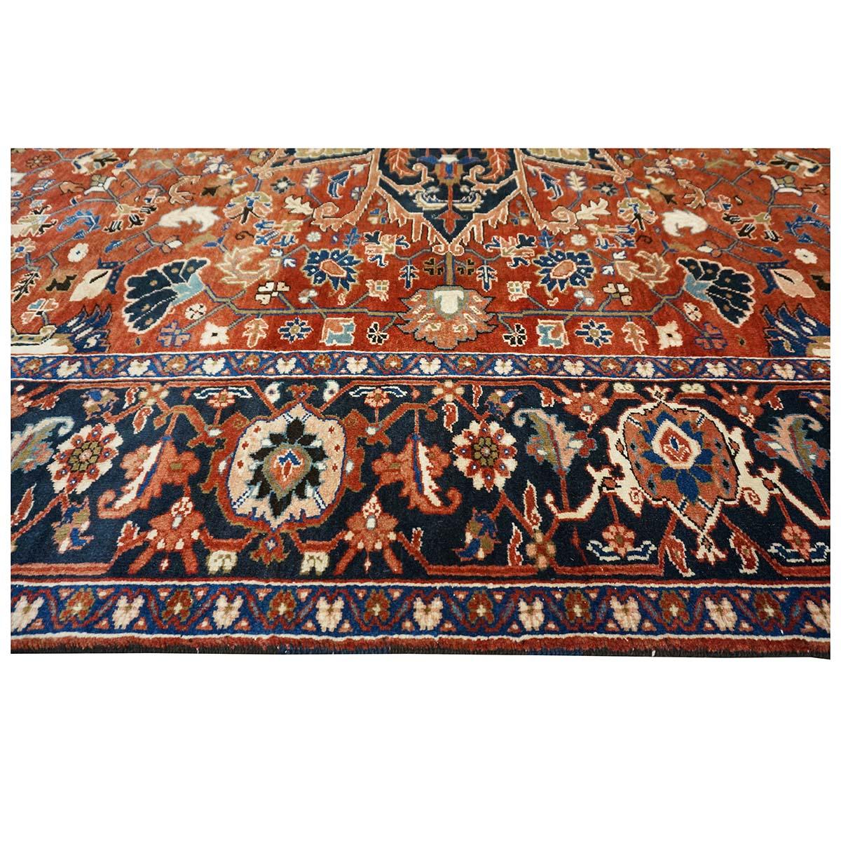 Persischer Heriz-Teppich in Rot, Marineblau und Elfenbein, handgefertigt, 10x13 im Angebot 2