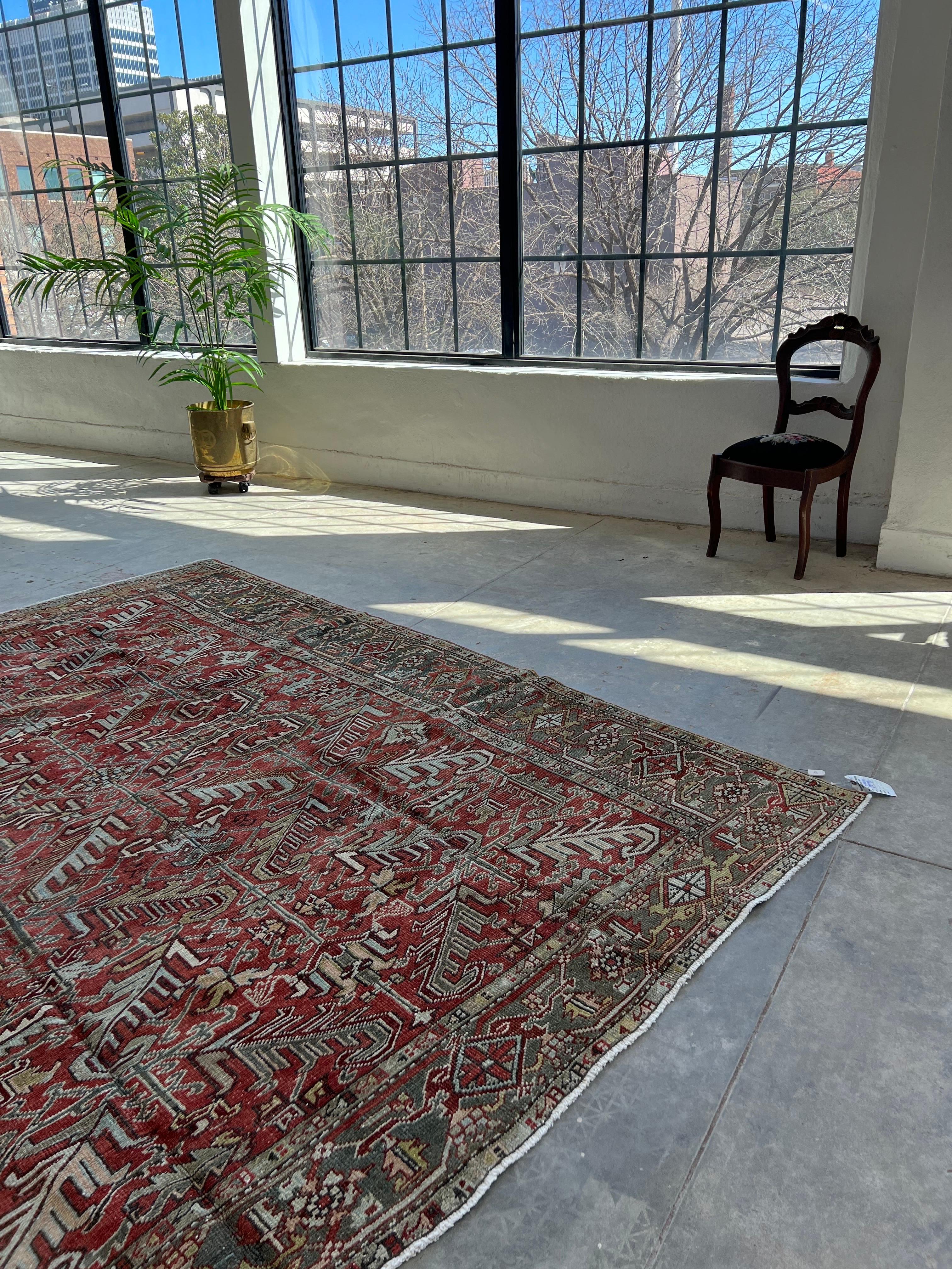 Vintage Persian Heriz rug, All over Pattern, hand knotted wool, repeating 5