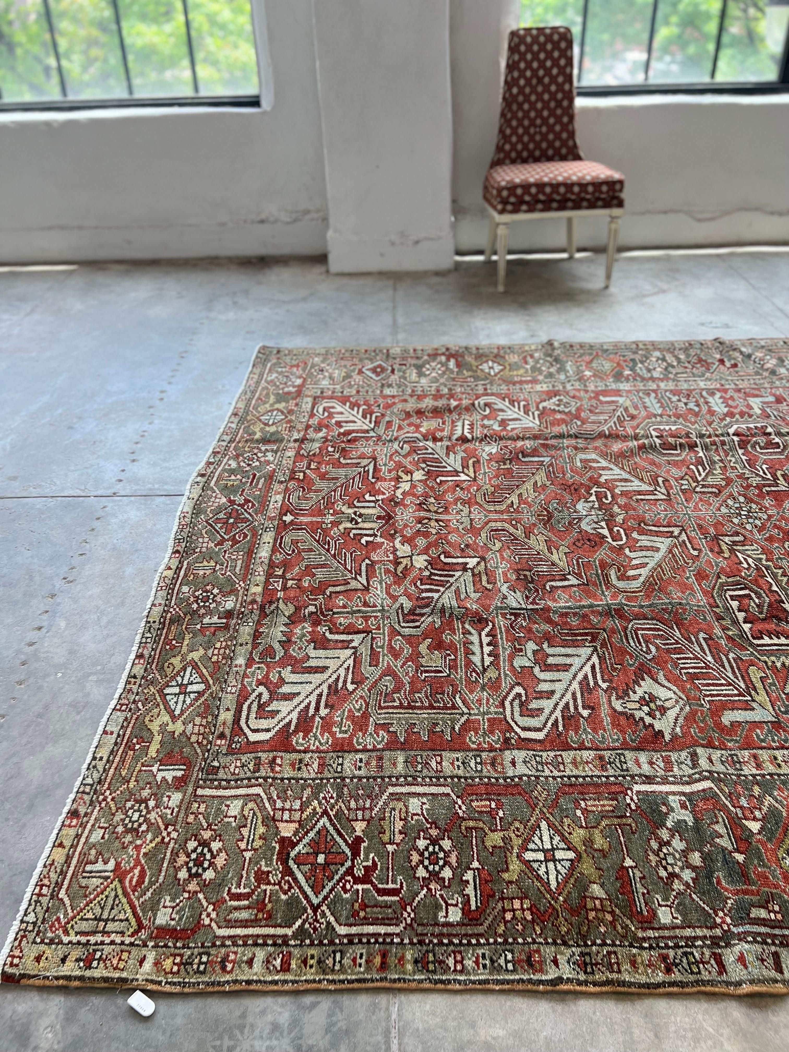 Vintage Persian Heriz rug, All over Pattern, hand knotted wool, repeating In Good Condition For Sale In Birmingham, AL