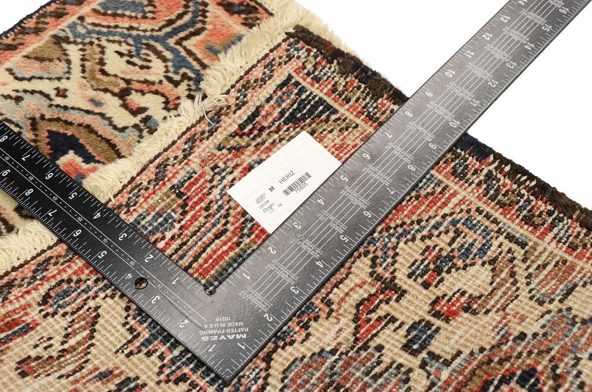 Vintage Persian Heriz Carpet In Good Condition For Sale In Dallas, TX