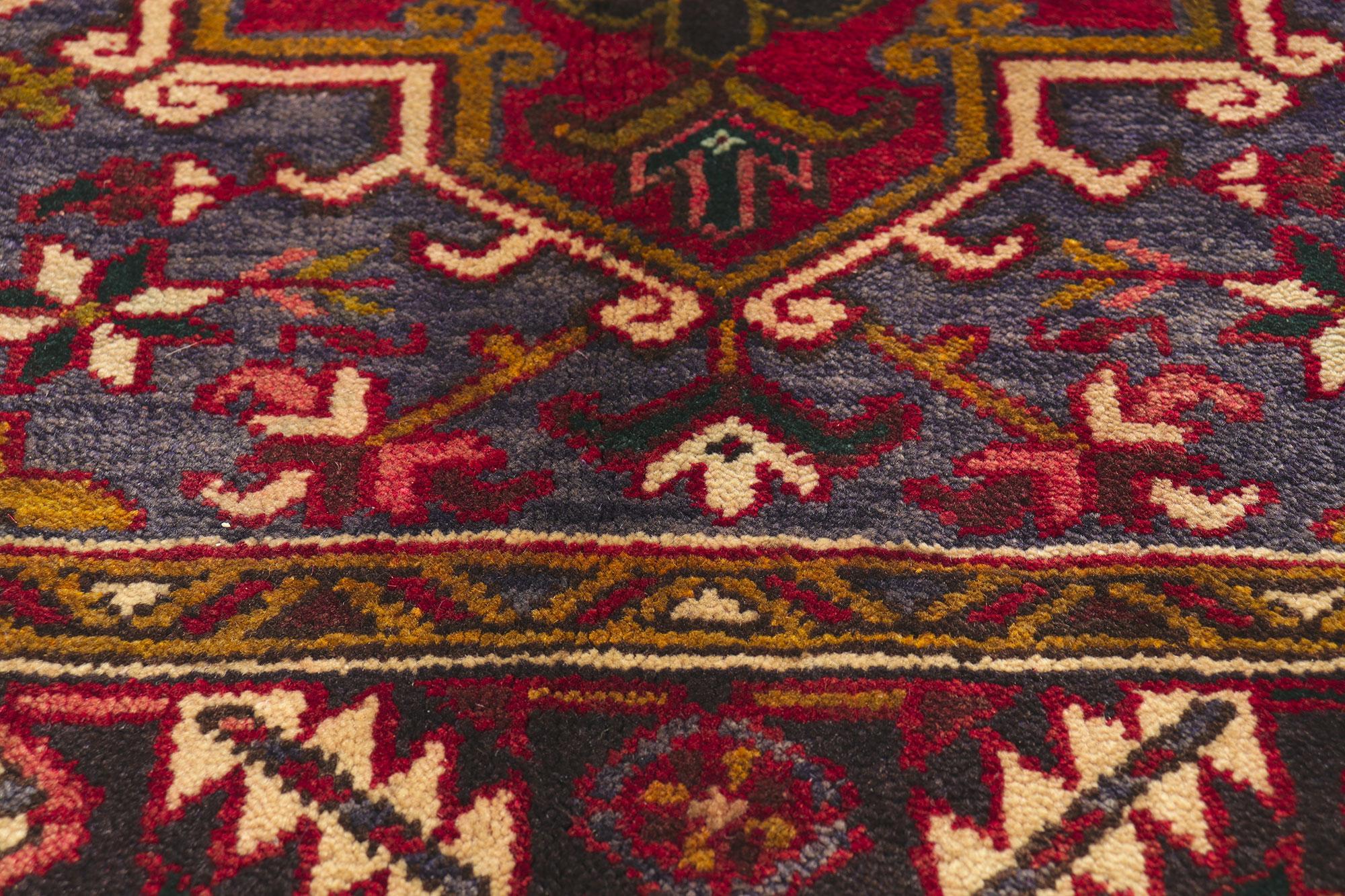 Vintage Persian Heriz Carpet In Good Condition For Sale In Dallas, TX