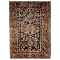 Alfombra persa vintage Heriz Karajah en azul claro, rosa, verde y rojo óxido