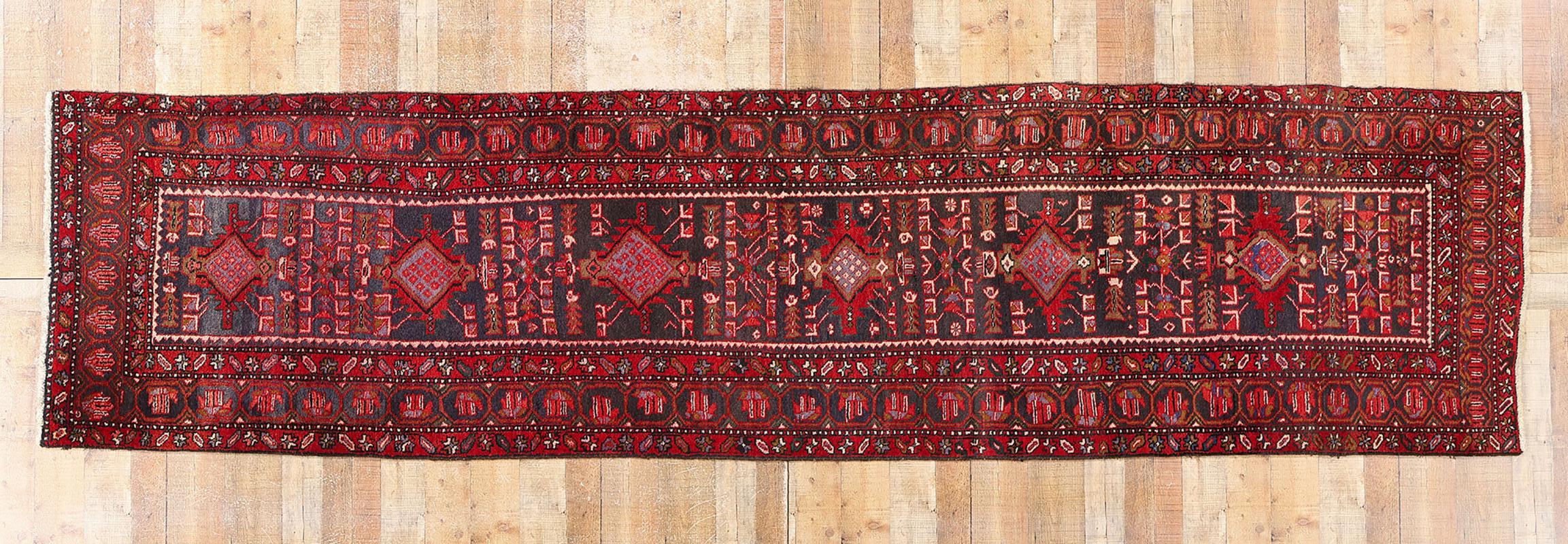 1960's Persian Heriz Carpet with Traditional Style im Angebot 1