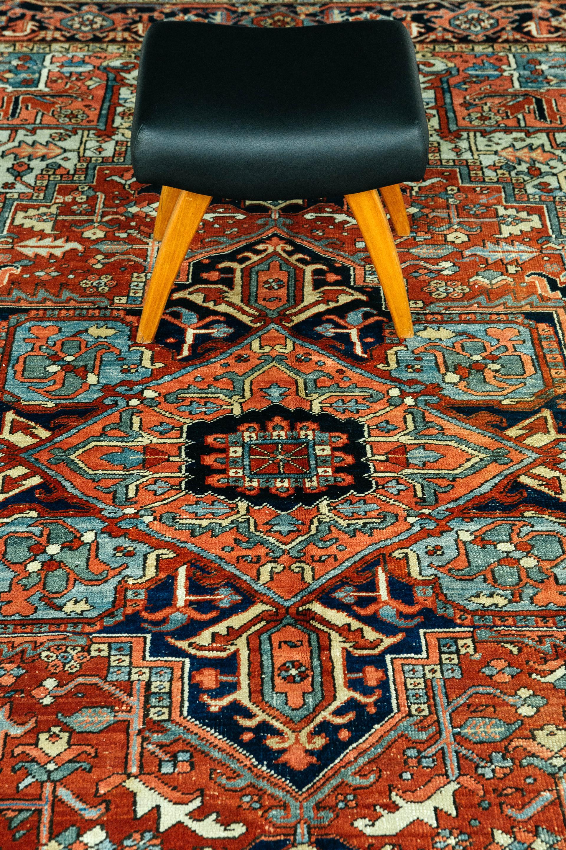 Persischer Heriz-Teppich 30803 im Zustand „Gut“ in WEST HOLLYWOOD, CA