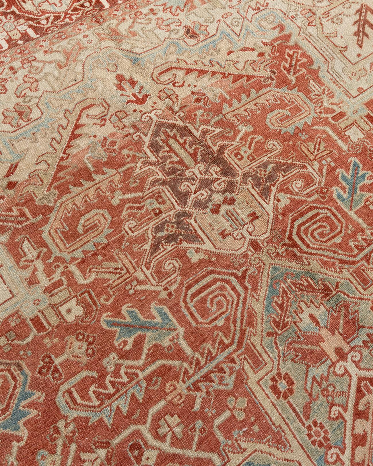 Vintage Persisch Heriz Teppich 9'1 X 12'6. Die traditionellen handgefertigten Heriz-Luxusteppiche sind sowohl modisch als auch sammelwürdig. Sie sind kunstvoll gewebt und zeichnen sich durch leuchtende Farben und geometrische Muster aus. Im