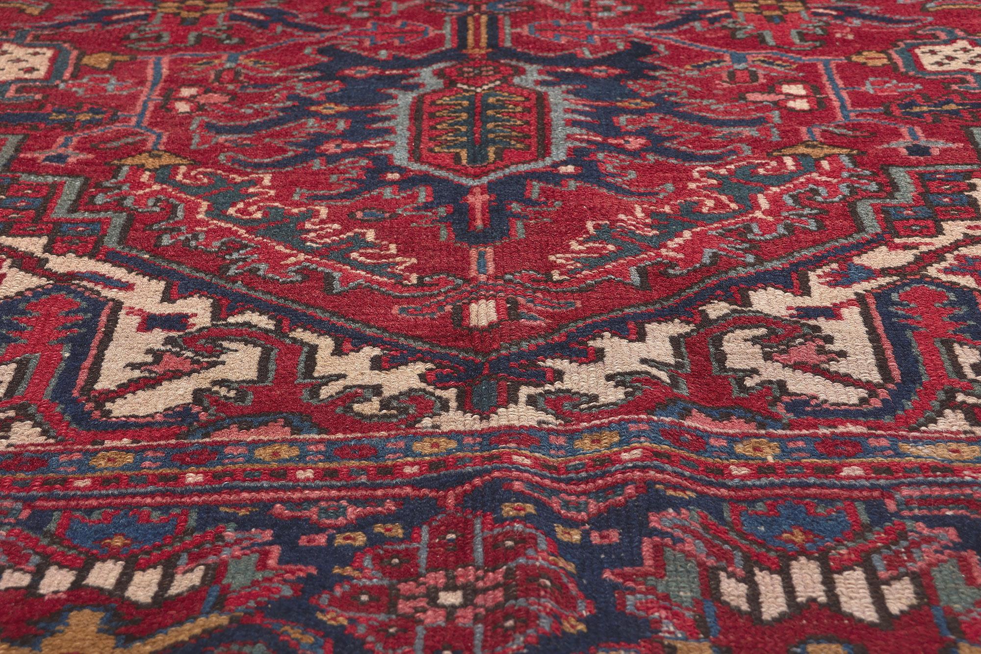 Vintage Persian Heriz Rug, Effortlessly Chic and Versatile In Distressed Condition For Sale In Dallas, TX