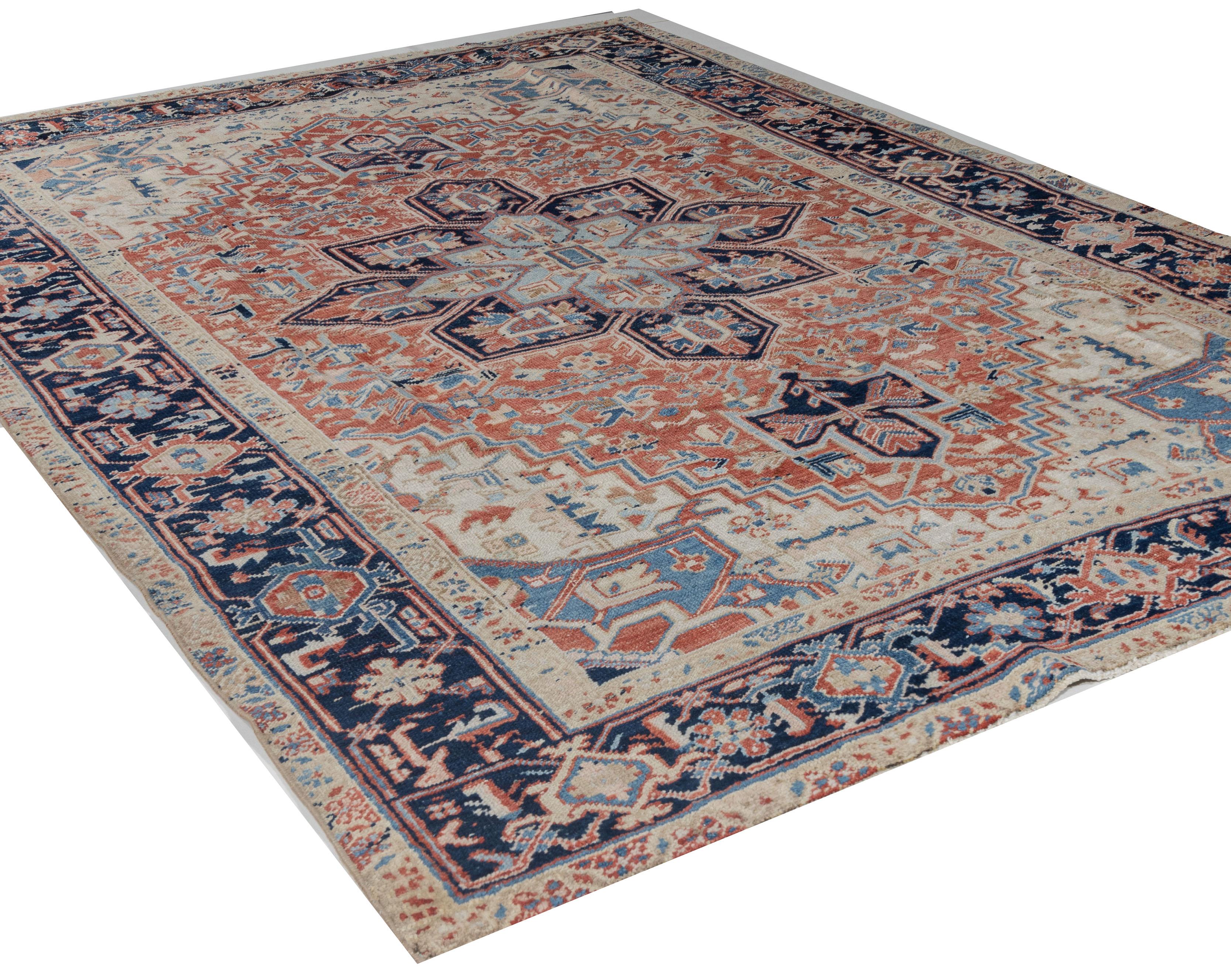 Vintage Persian Heriz Rug 6'5x9' In Good Condition For Sale In New York, NY