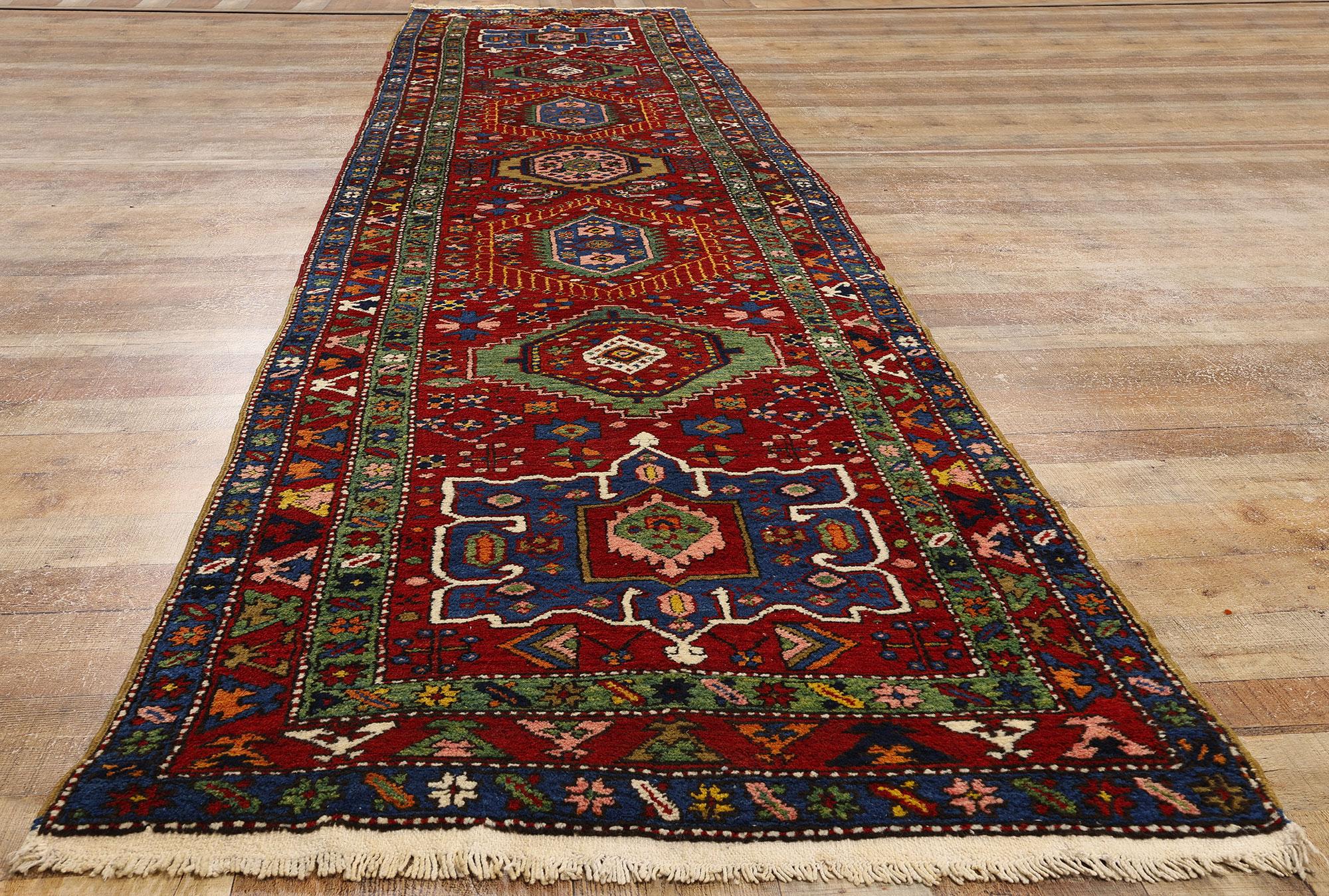 Vintage Persian Heriz Rug  In Good Condition For Sale In Dallas, TX