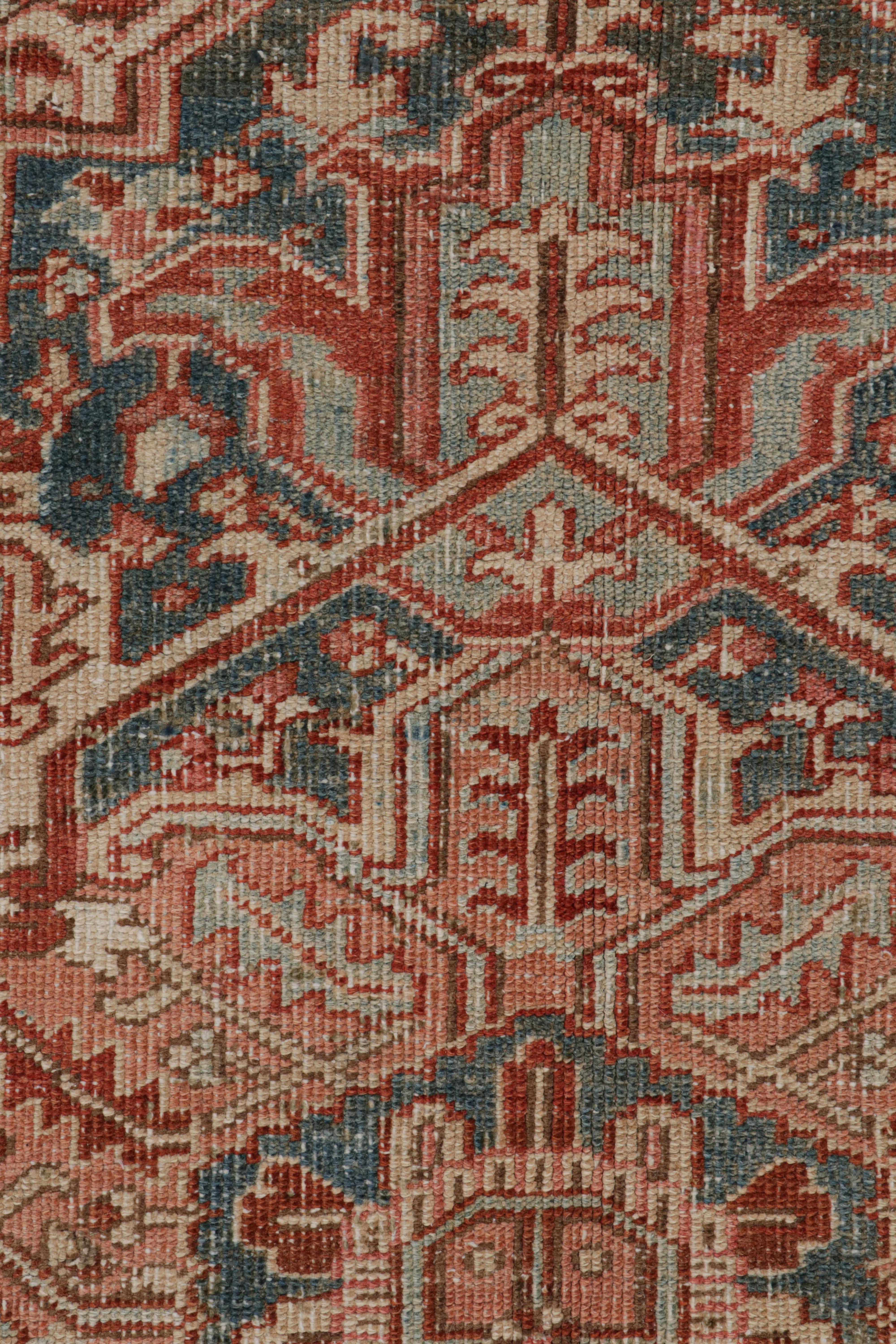 Persischer Heriz-Teppich im Vintage-Stil in Rot mit Medaillon und Blumenmuster, von Rug & Kilim (Wolle) im Angebot