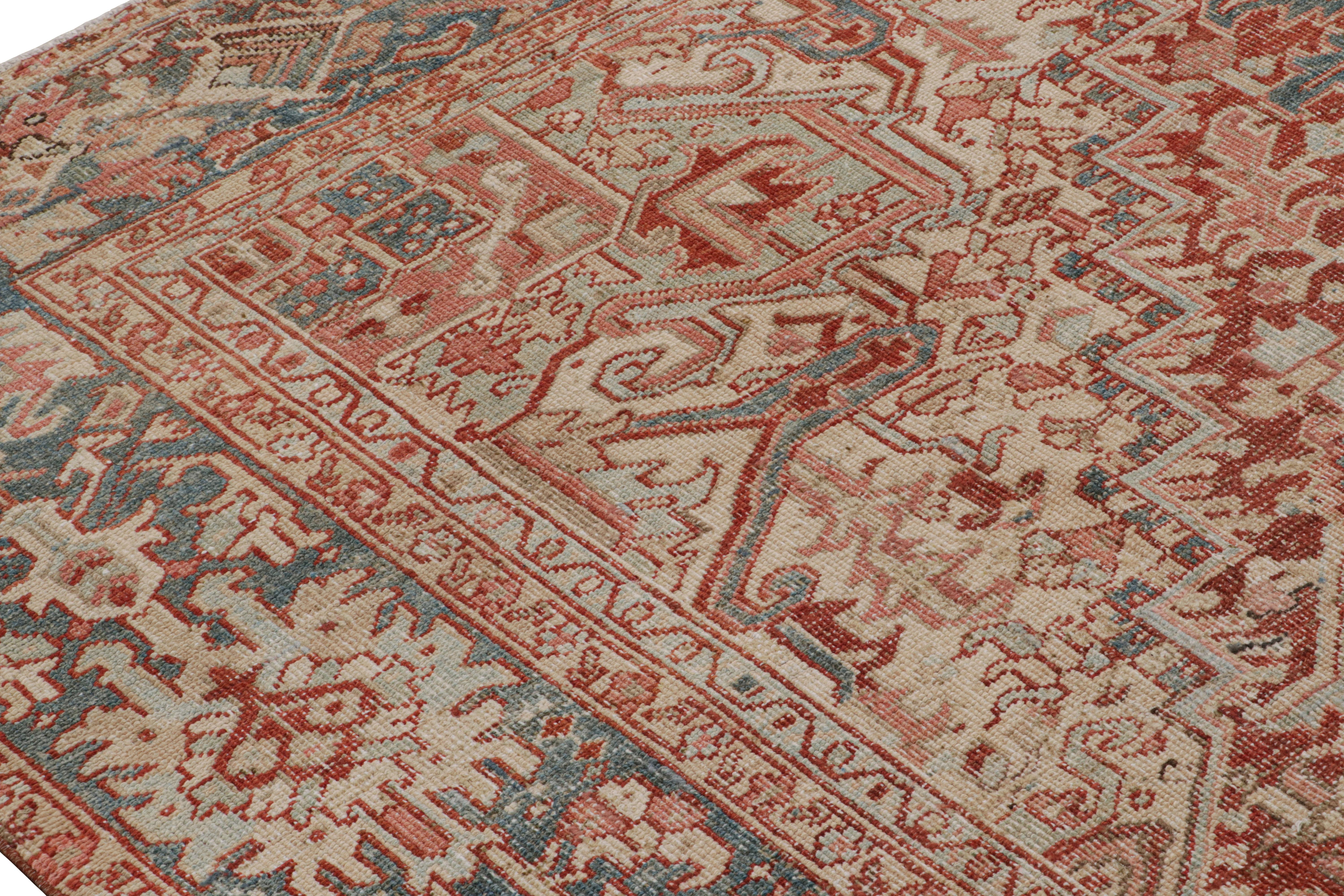 Persischer Heriz-Teppich im Vintage-Stil in Rot mit Medaillon und Blumenmuster, von Rug & Kilim im Angebot 1