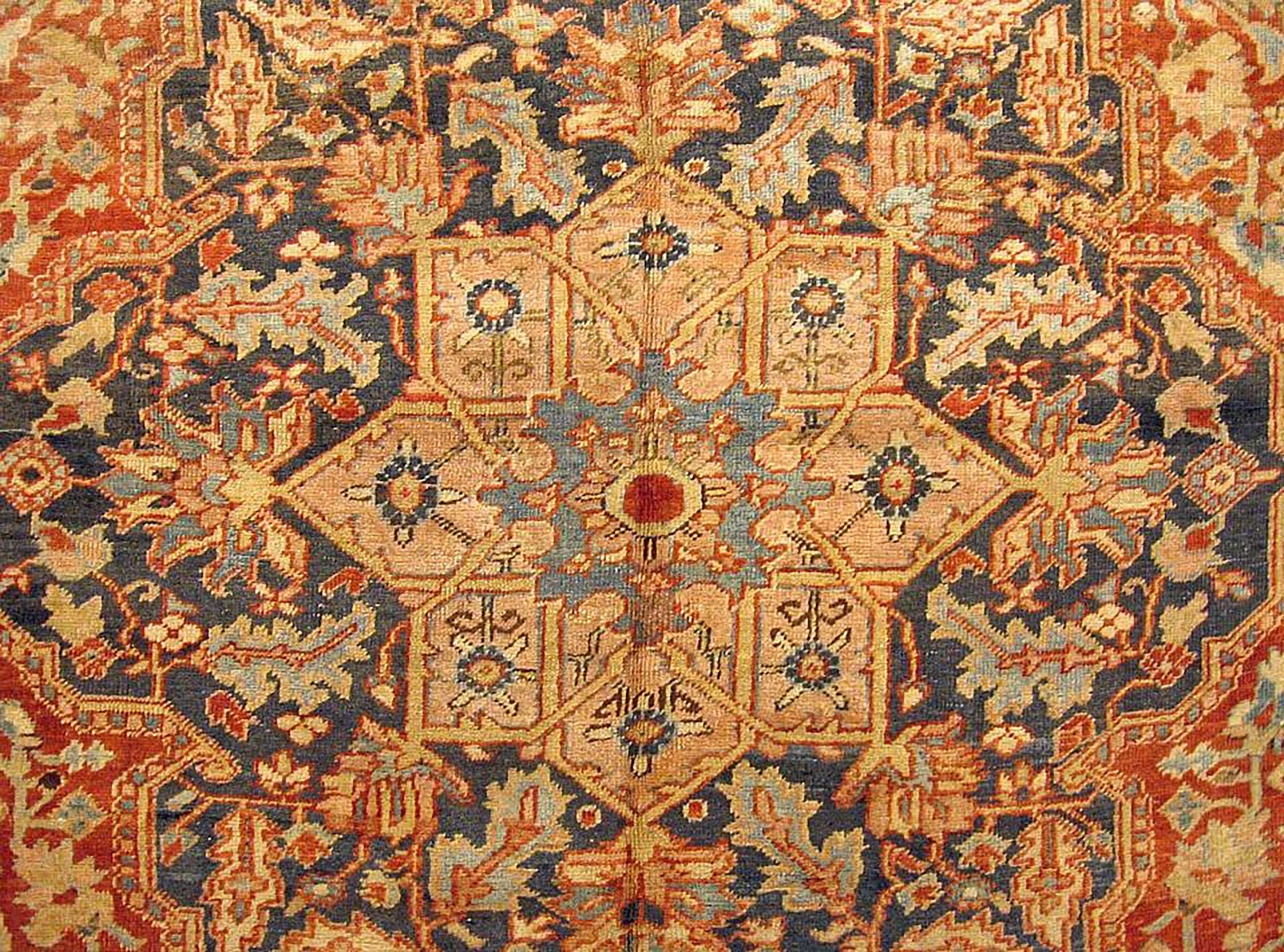 Vintage Persian Heriz Rug, in Room Size, w/ Medallion In Excellent Condition For Sale In New York, NY