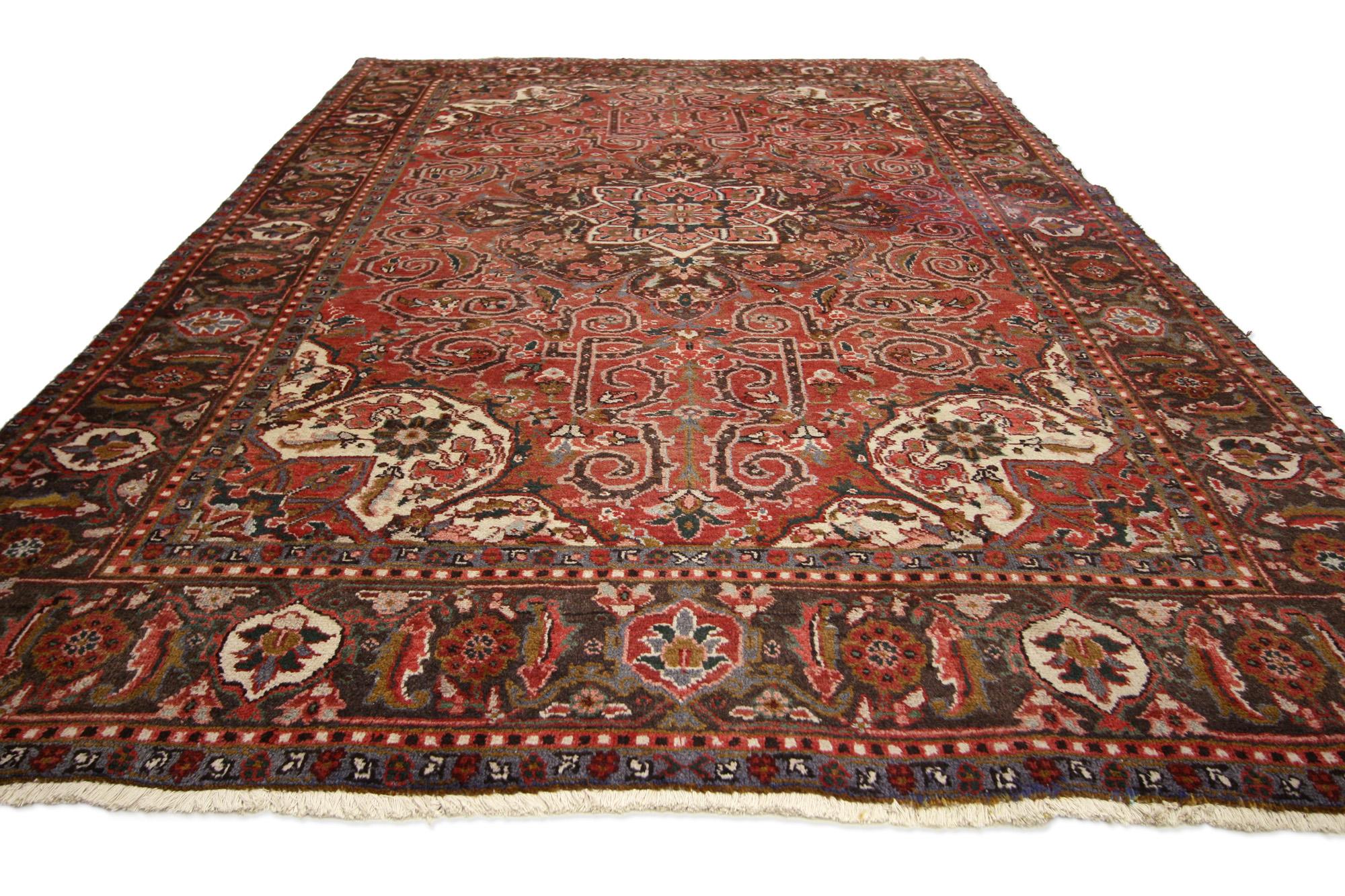 Heriz Serapi 1960's Persian Heriz Carpet with Modern Style in vendita