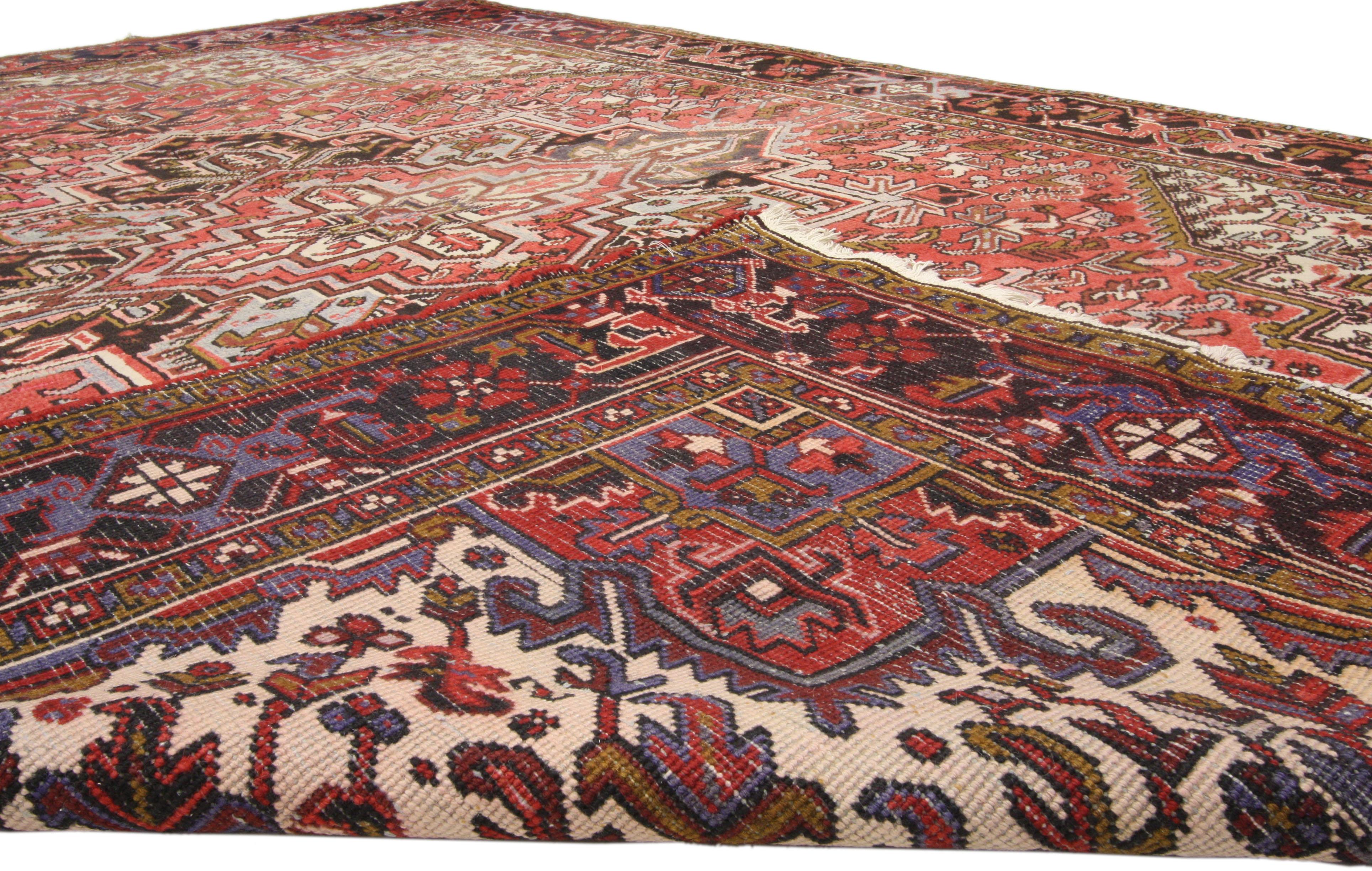 Vintage Persian Heriz Rug with Mid-Century Modern Style In Excellent Condition In Dallas, TX