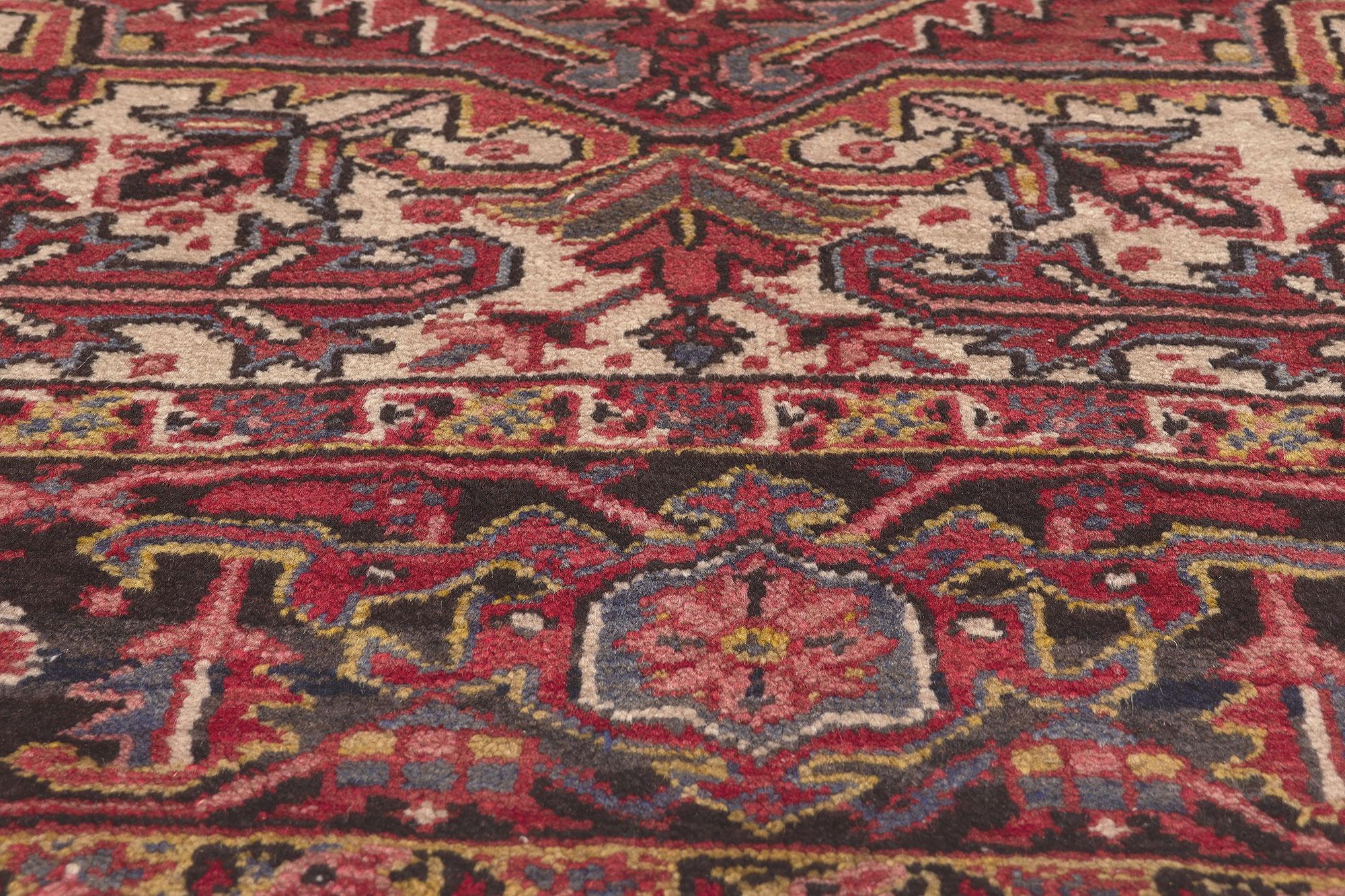 Vintage Persian Heriz Rug, Laid-Back Luxury Meets Traditional Sensibility In Good Condition For Sale In Dallas, TX