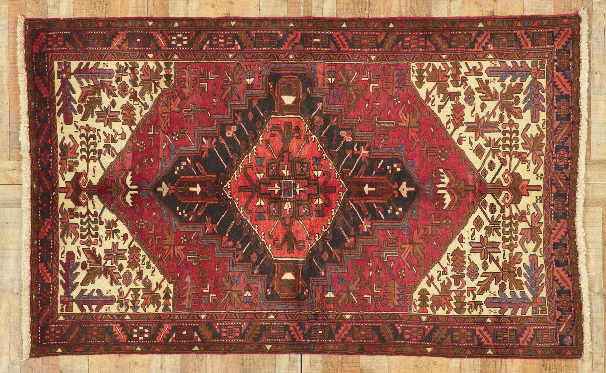 Tapis persan vintage Heriz avec style moderne du milieu du siècle dernier en vente 1