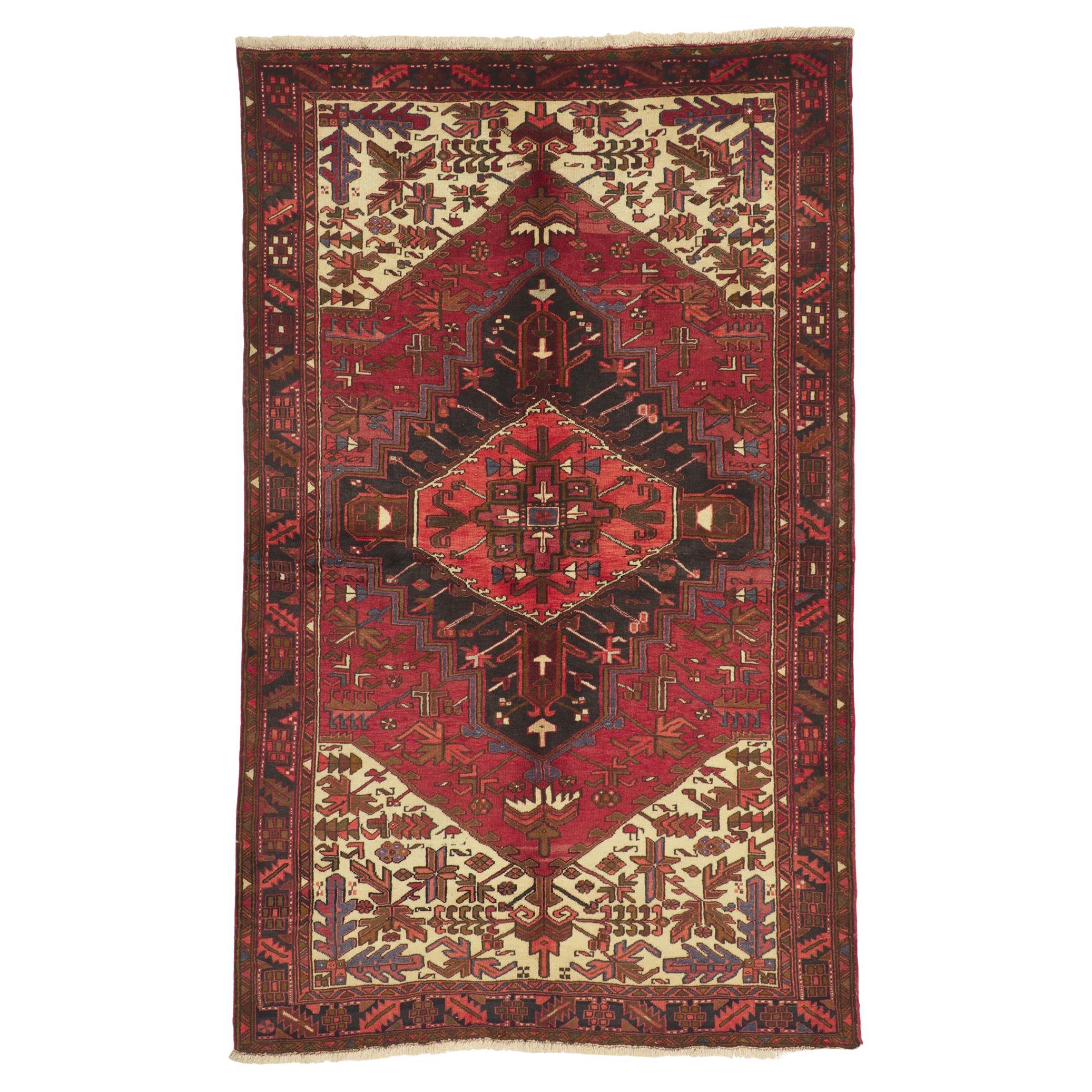 Tapis persan vintage Heriz avec style moderne du milieu du siècle dernier